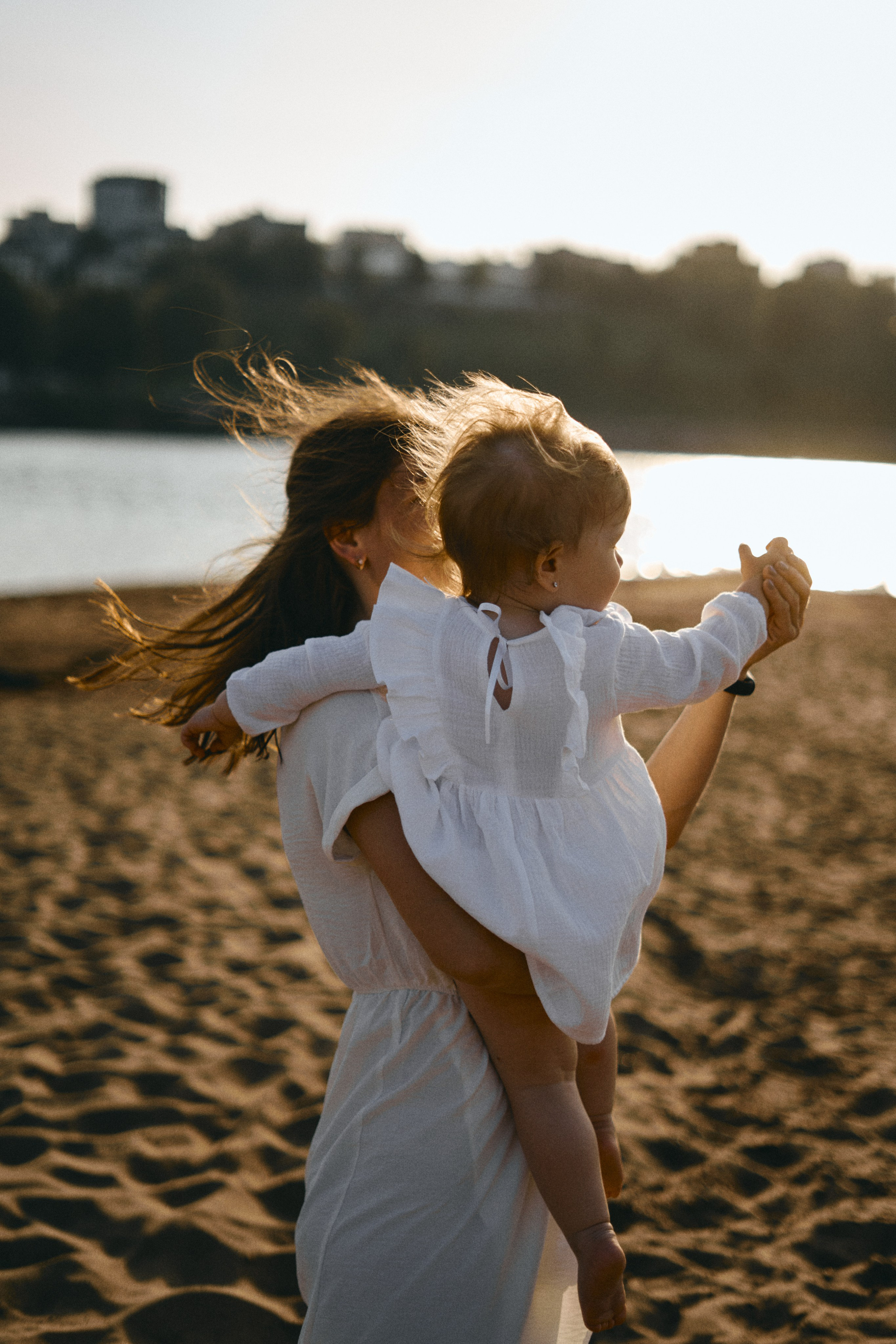 Пляж, ветер и объятия. Фотограф Киров Анжелика Некрасова