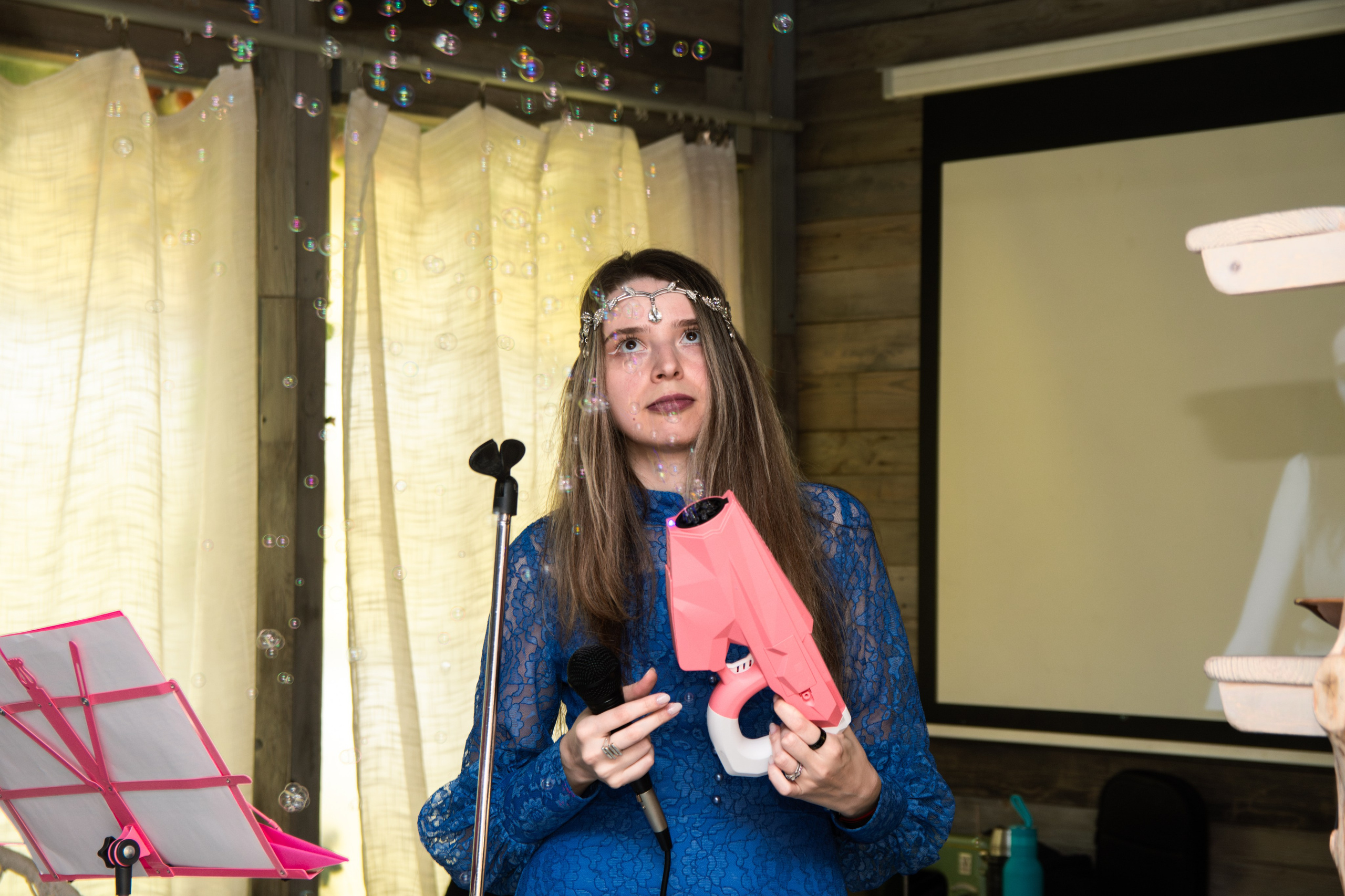 Творческий вечер автофикшн-книги Оли Черных «Абдоминально». Репортажный фотограф в Москве Legiodot