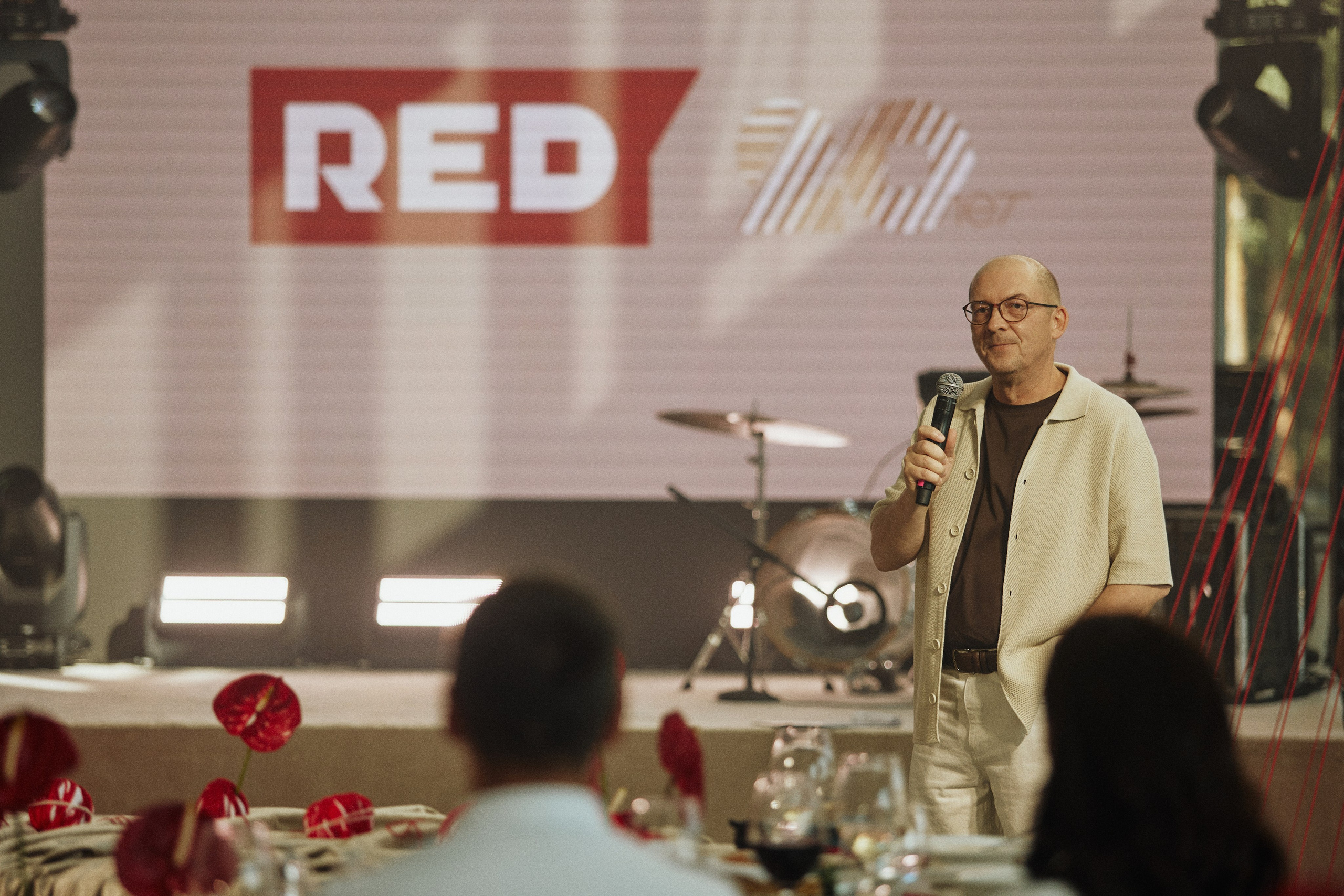 RED LINES. Дмитрий Мазуркевич: Профессиональный Репортажный Фотограф