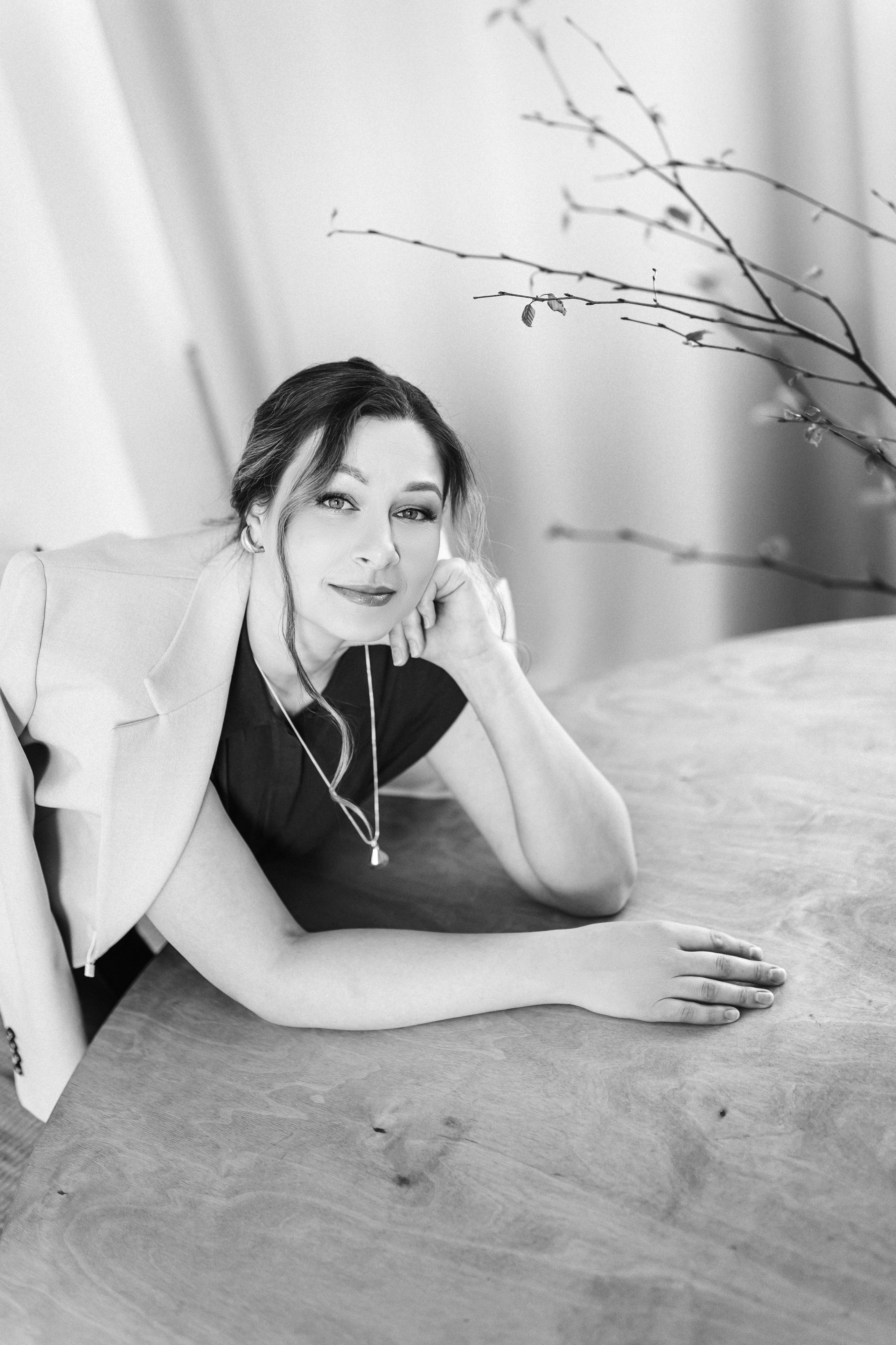 Леся, Lighstudio