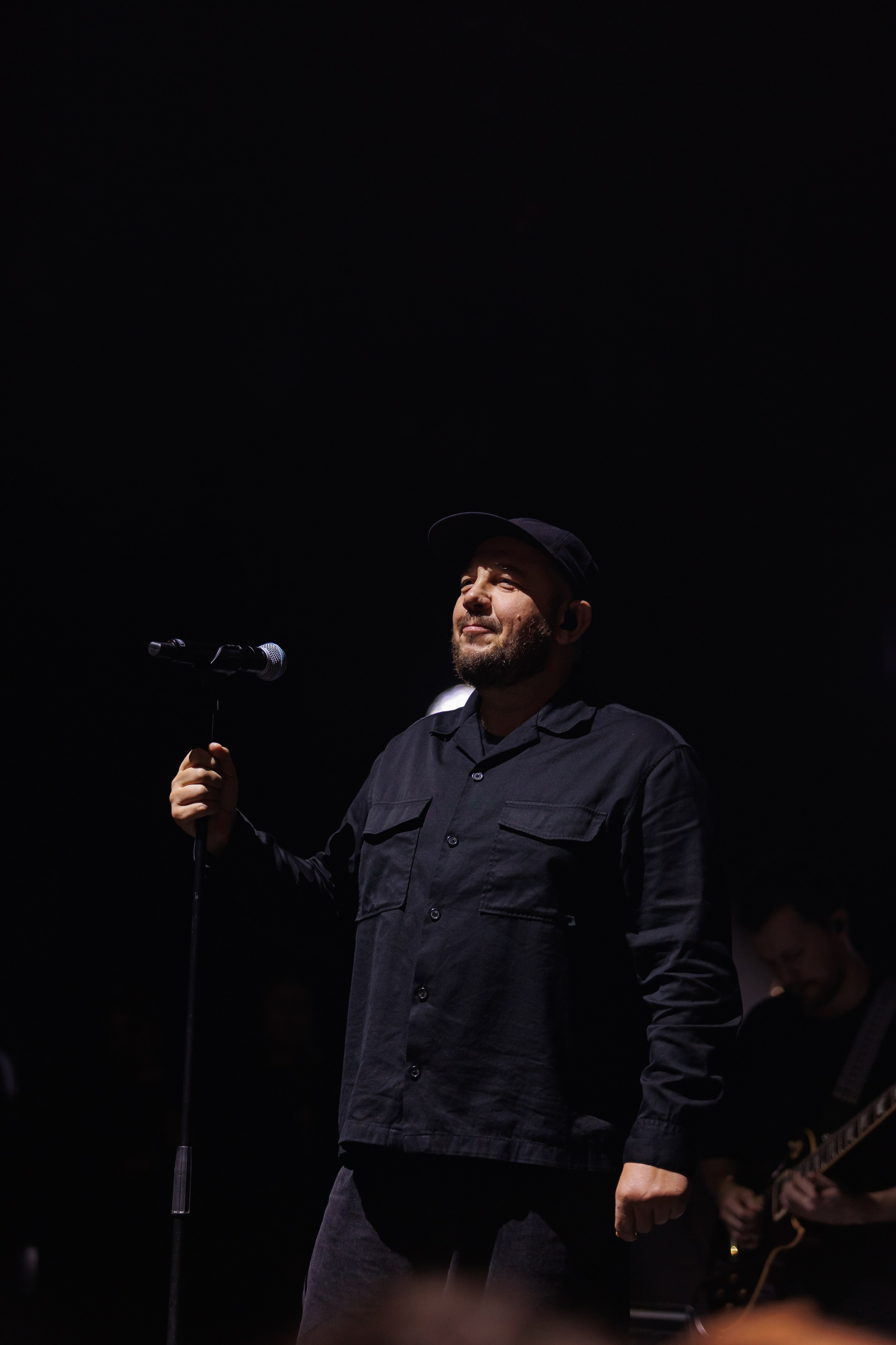 Concert Photography in Dubai — Anton Belyaev Live Performance. Evgen Yatsenko — Photographer in Dubai