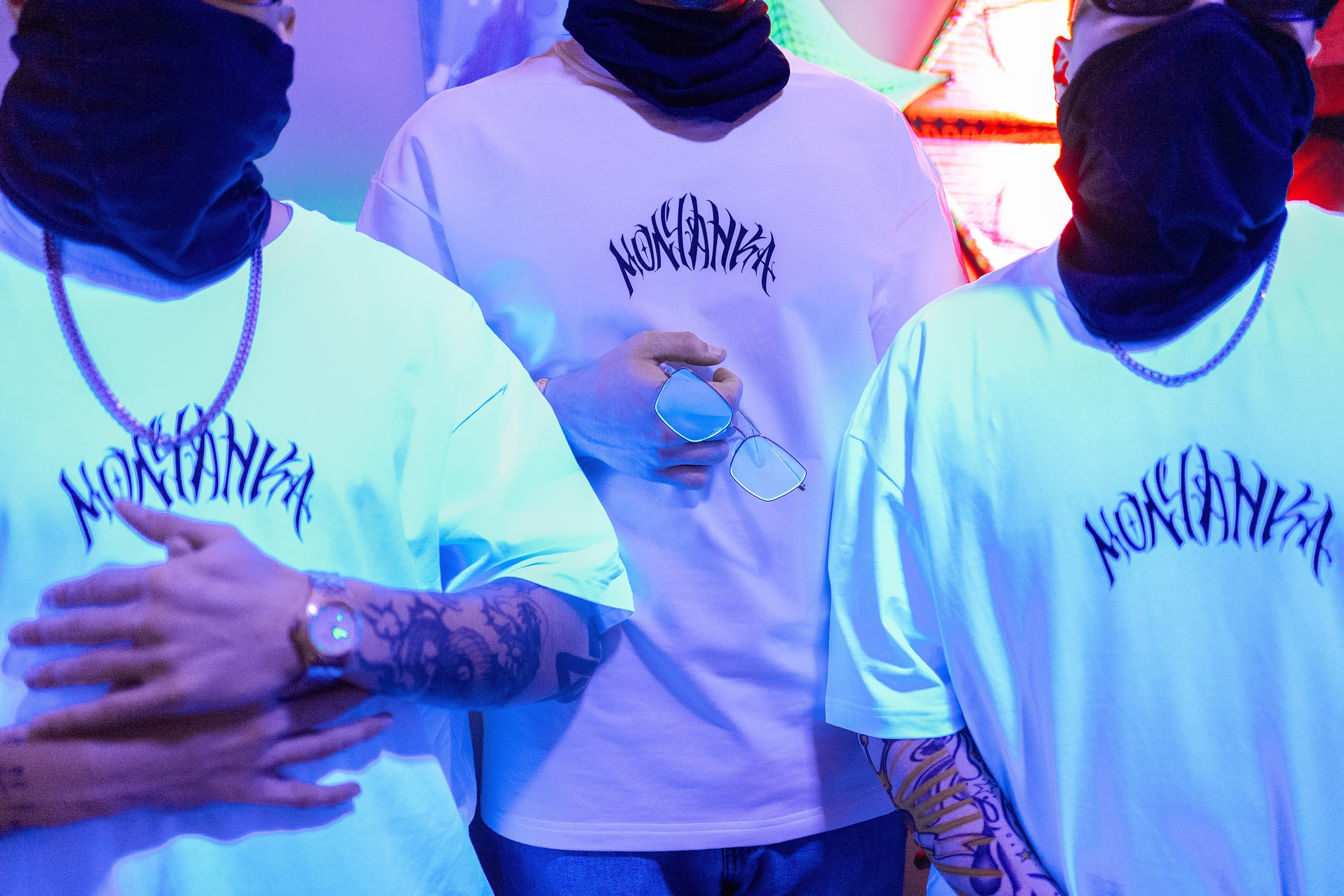 Реклама футболок «Молчанка». Фотограф Тюмень