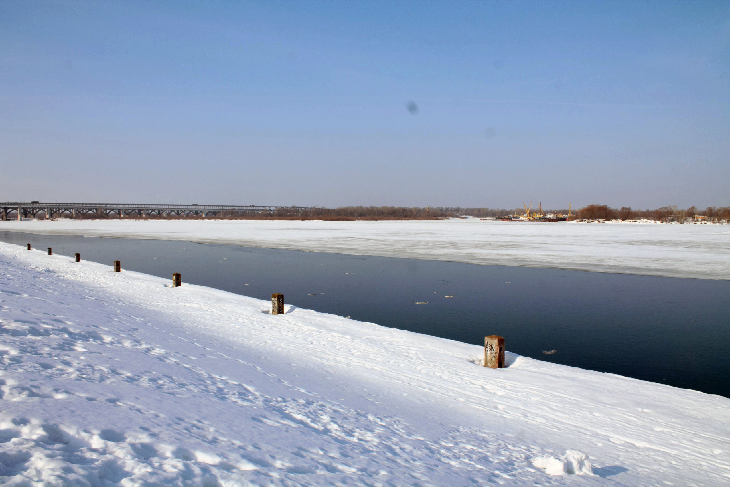 Весенняя прогулка по набережной Волги. Isaev-foto.ru