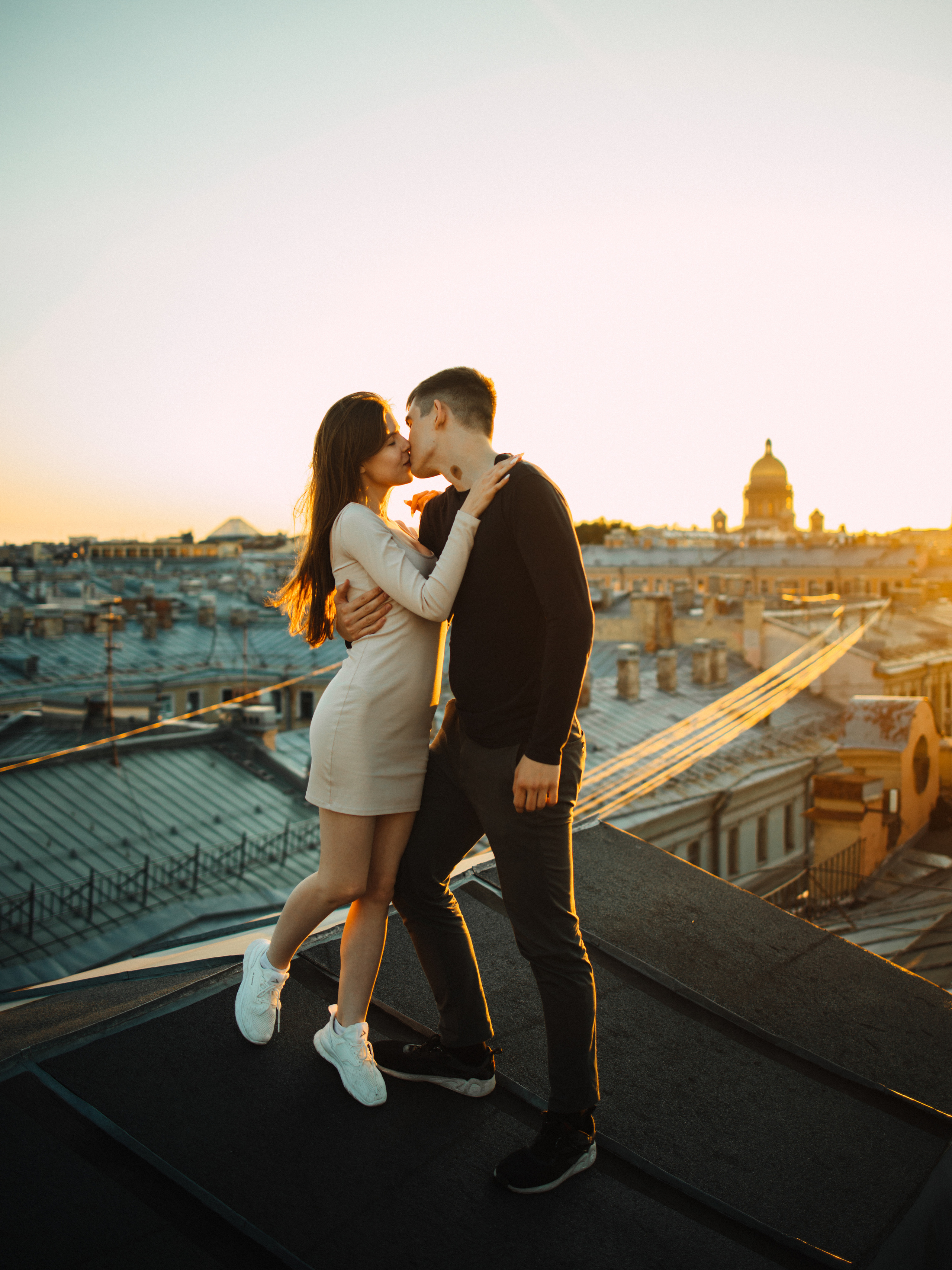 на крышах города