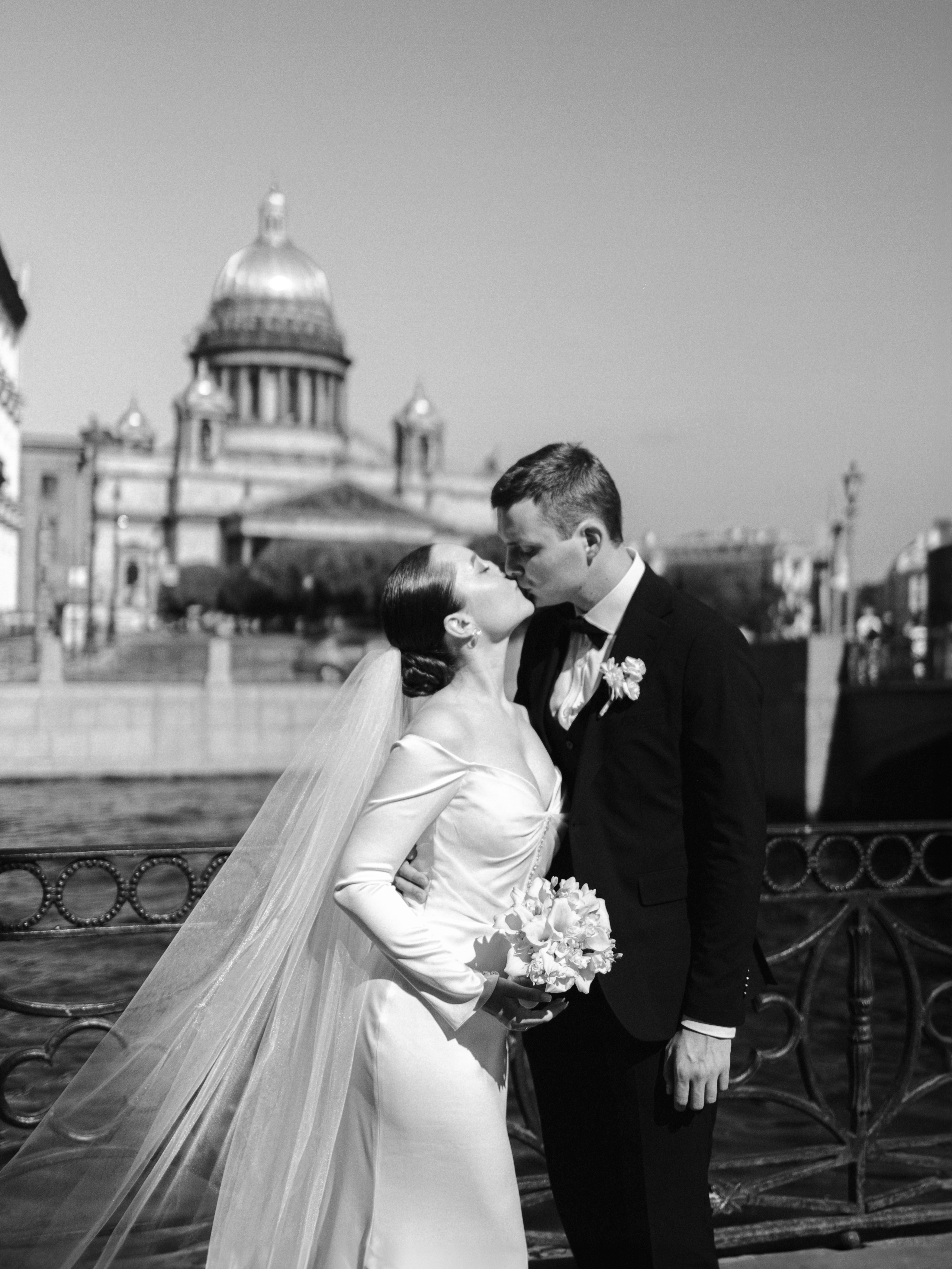 Свадебная съемка в отеле. Фотограф СПБ Засорина Юлия