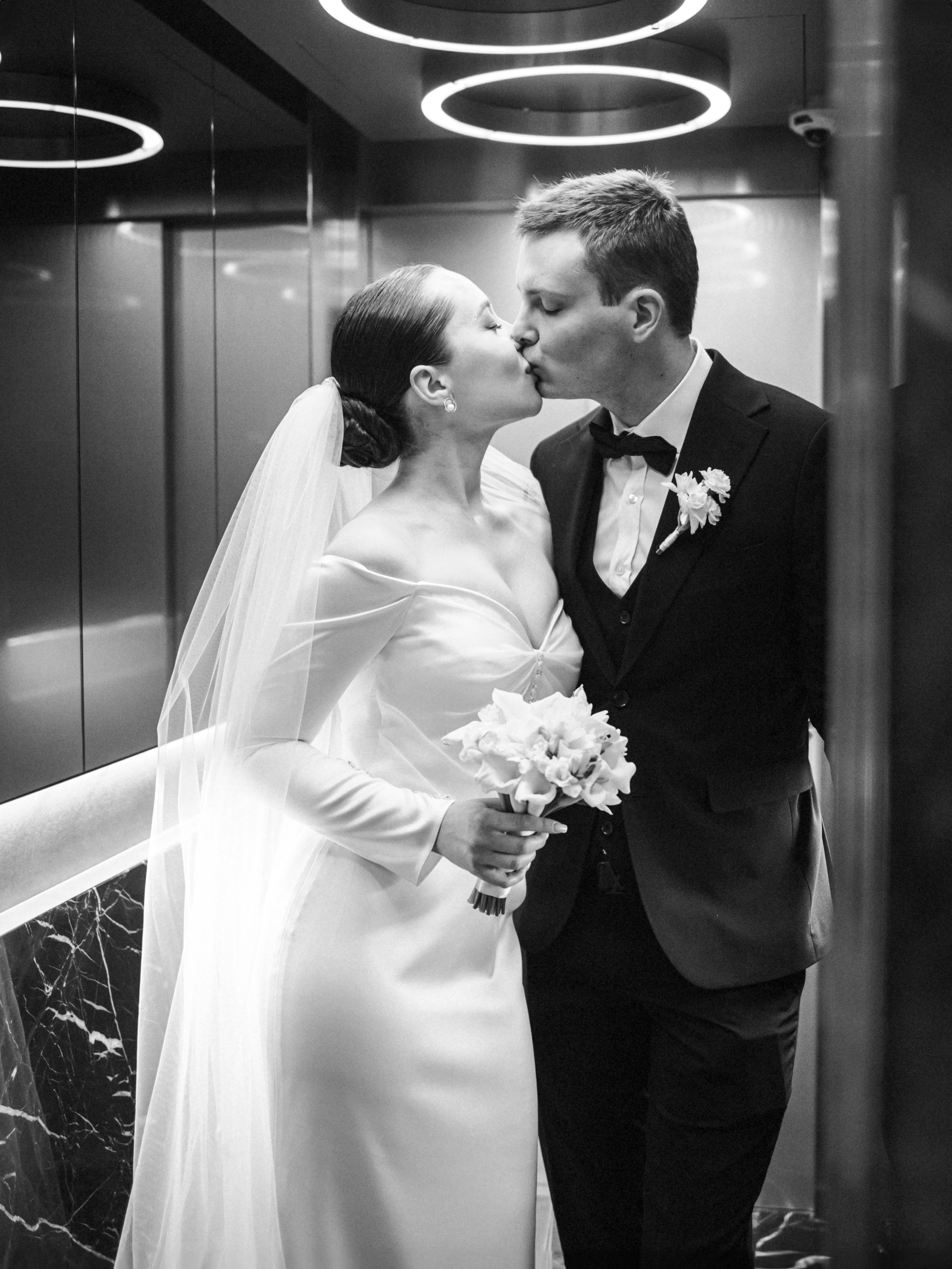 Свадебная съемка в отеле. Фотограф СПБ Засорина Юлия