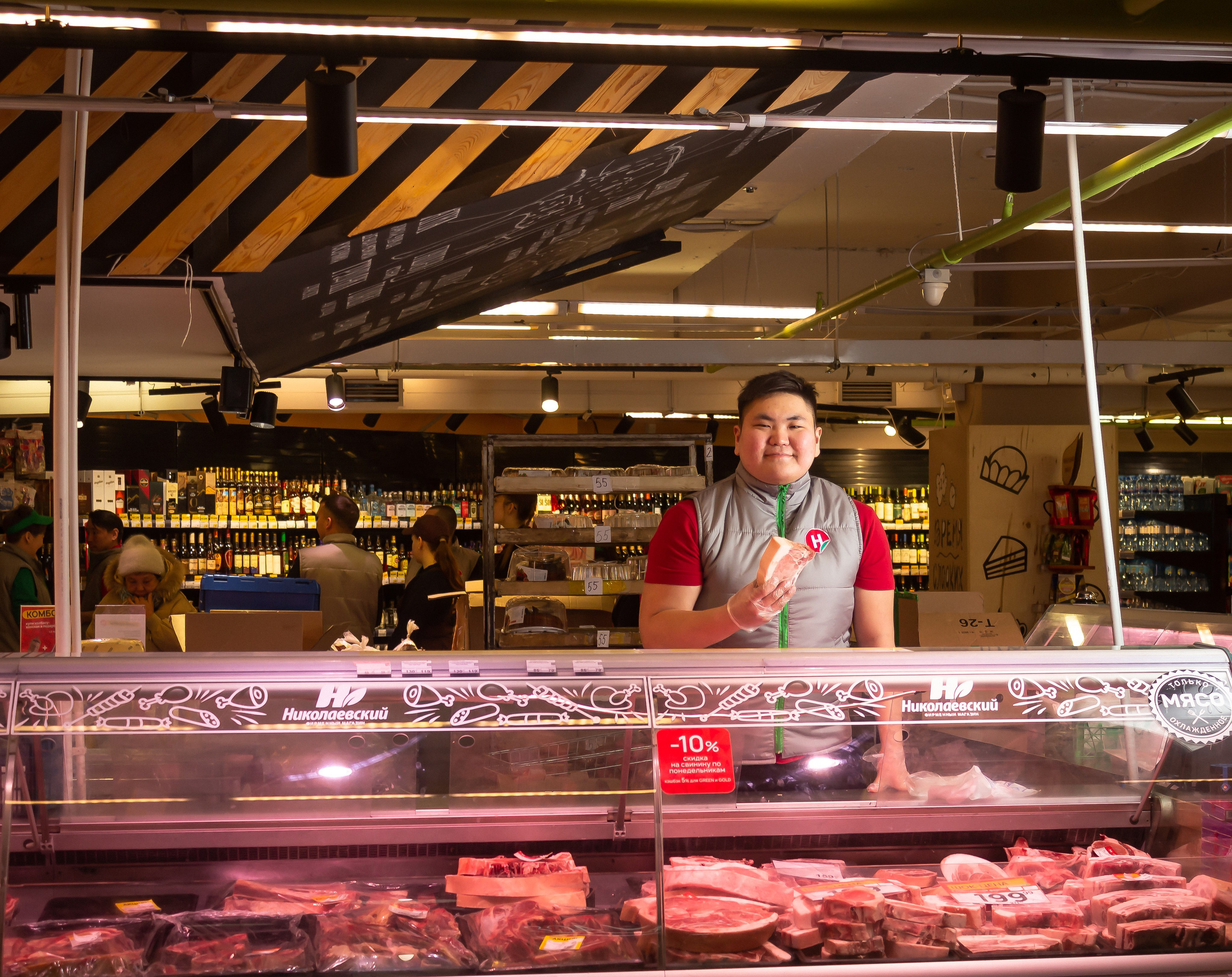 Магазин — Николаевский. Александр Стряпунин — предметный фотограф в Улан-Удэ