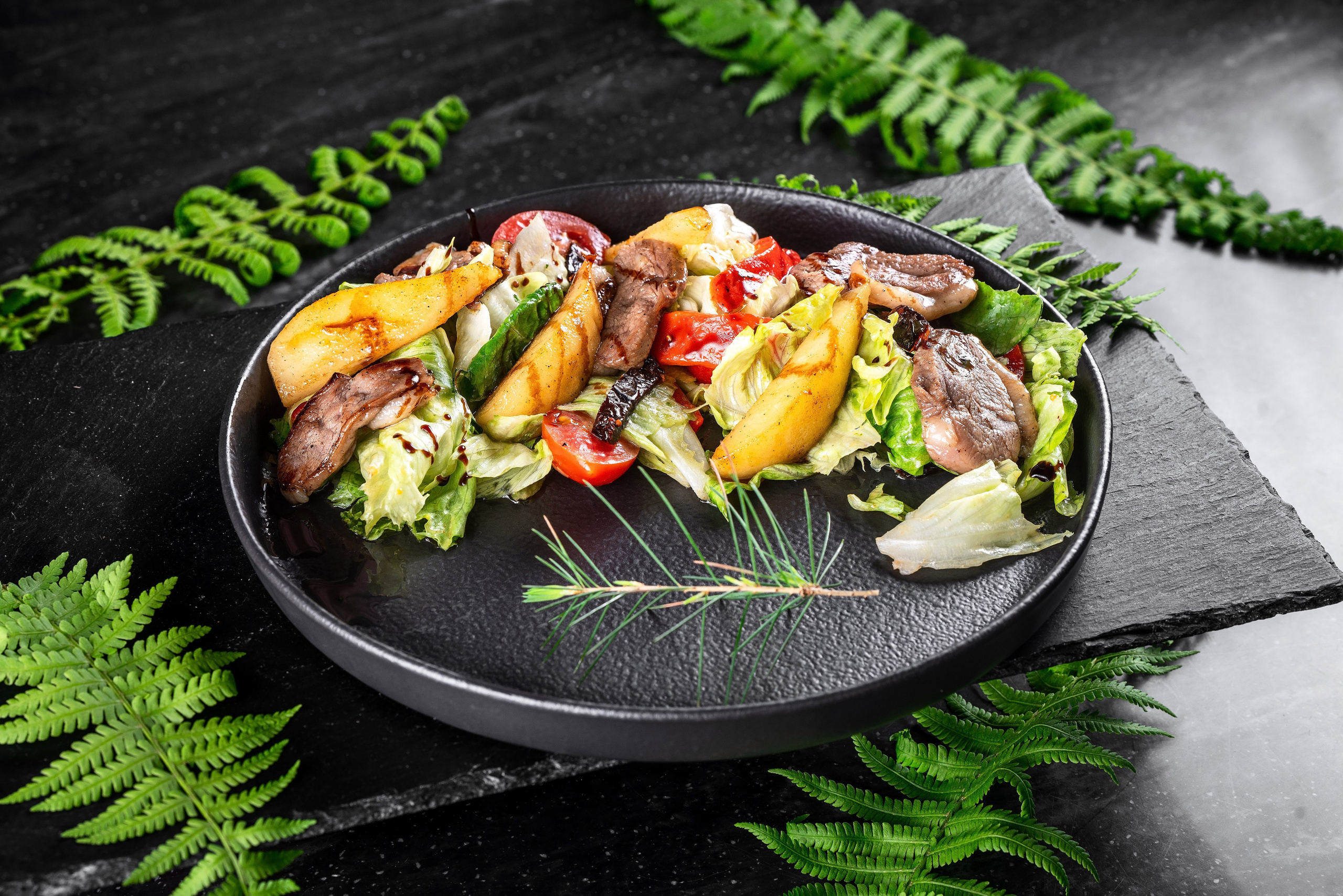 Ресторан в лесу Сочи. Фотограф Сочи