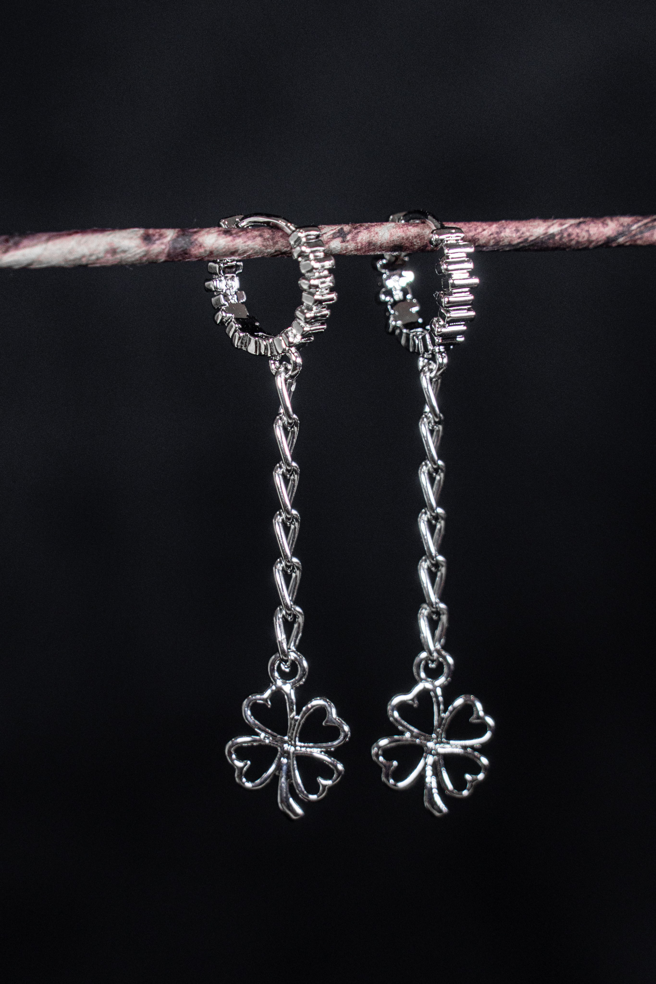 Фото бижутерии для маркетплейсов Ozon и Wildberries Предметная фотосъемка бижутерии для Wildberries и Ozon в Краснодаре. Шедевры для Вас! Фотограф и Видеограф в Краснодаре Пахиев Руслан