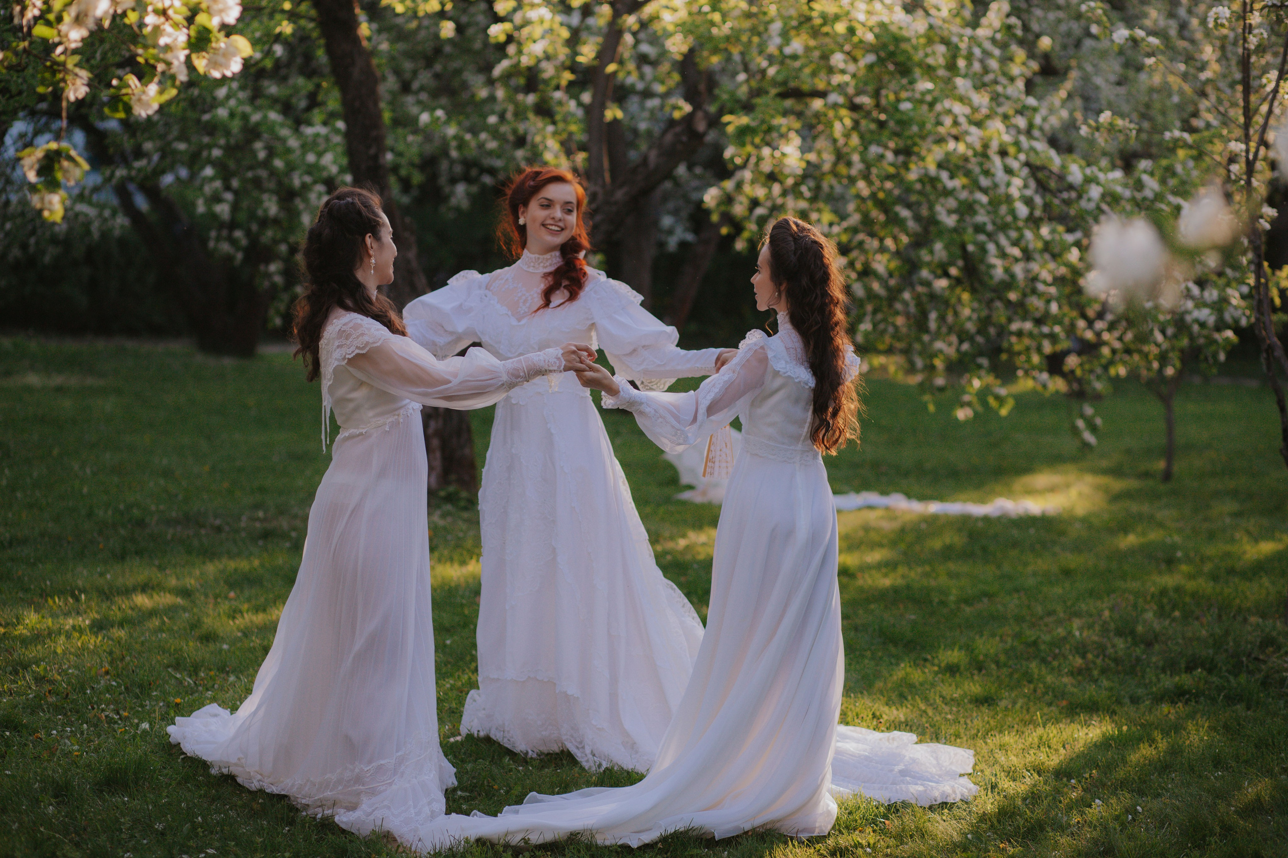 Яблоневый сад. Художественная винтажная фотография