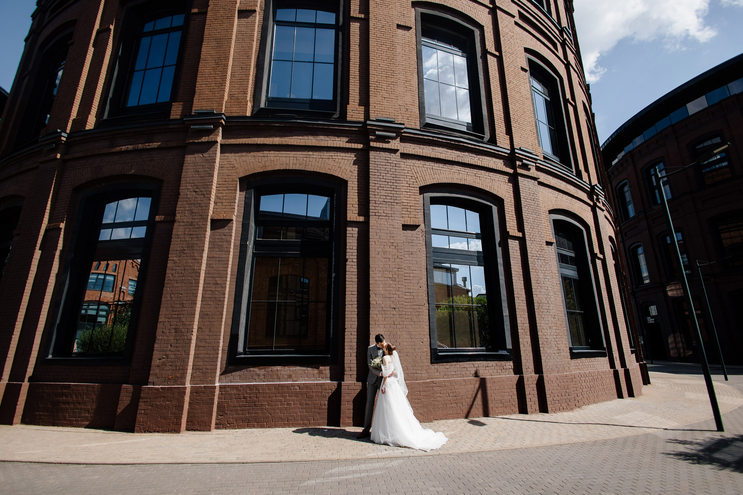 Свадебное утро в Hyatt Regency Хаятт Редженси, свадебная прогулка на Арме и банкет в О’Шалей. Свадебный и семейный фотограф Екатерина Иванова