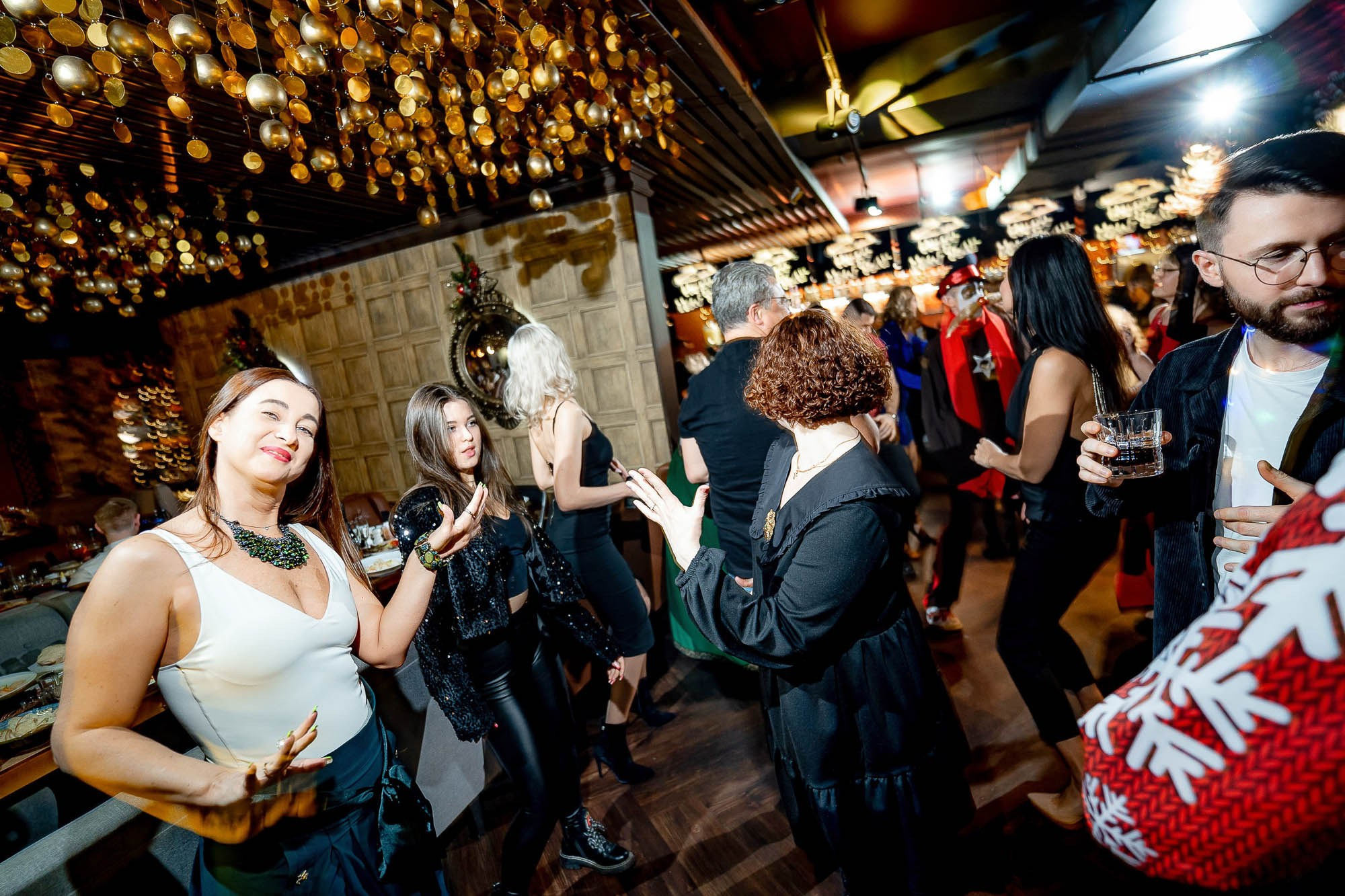 Новый год 2024 в Peoples. Сергей Кошкин. Репортажная и ивент-фотография в Сургуте