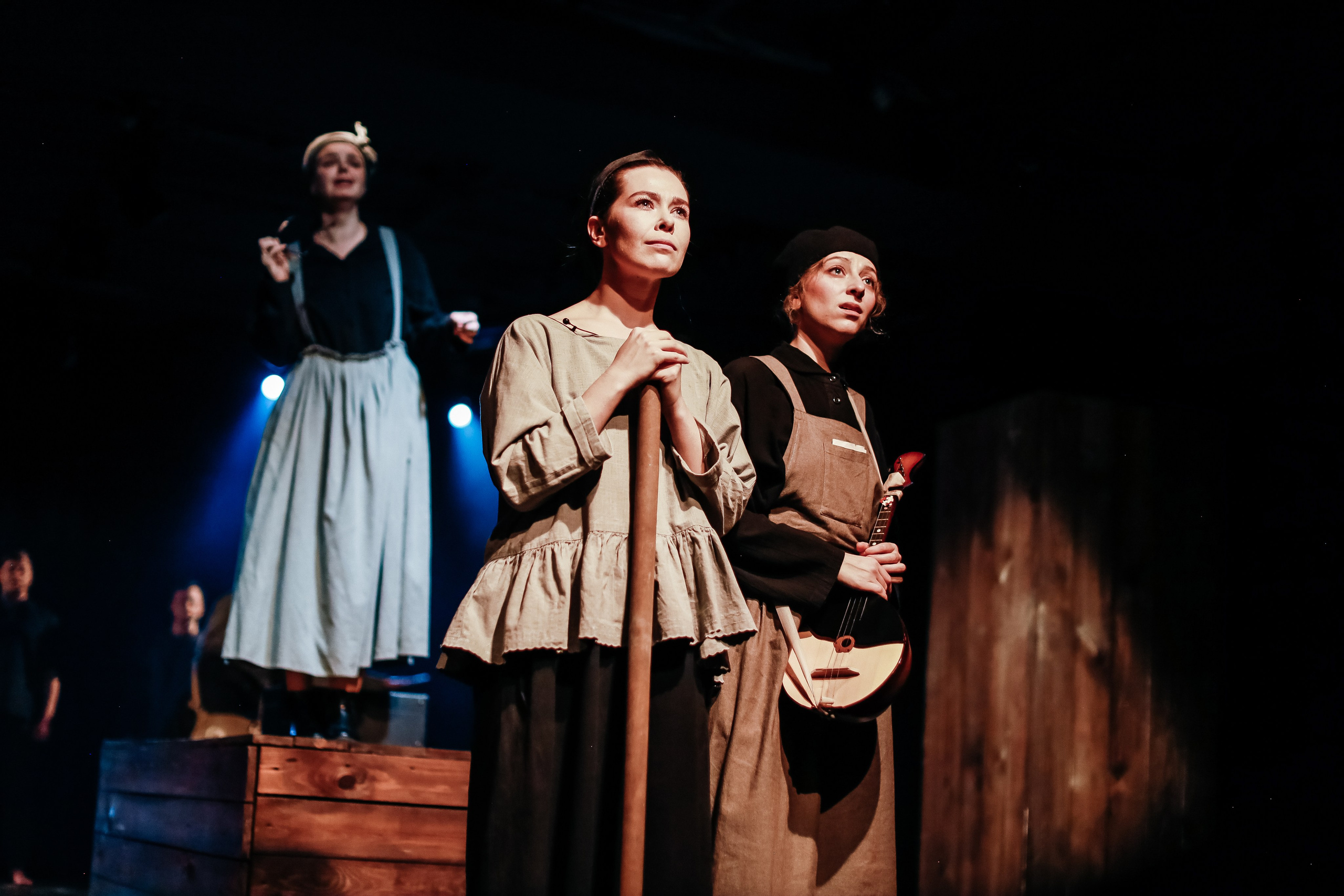 «Марьино поле». Молодежный театр Алтая. Режиссёр Ирина Астафьева. Фоторепортаж. Театральная фотосъёмка