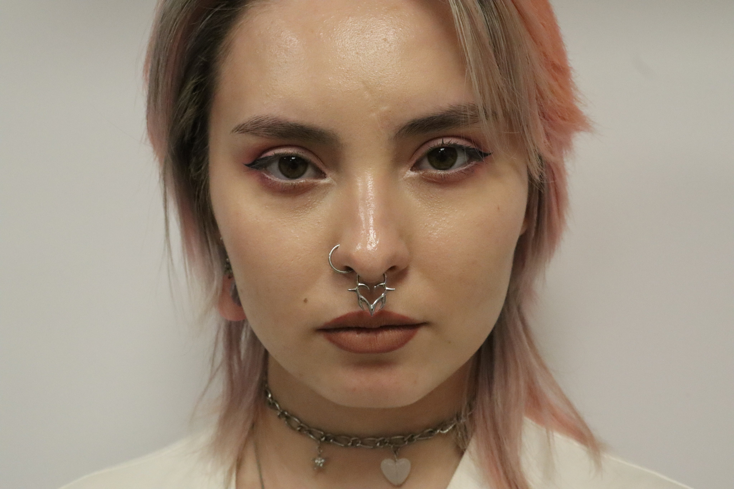 Piper Sweet smokes. Фотограф