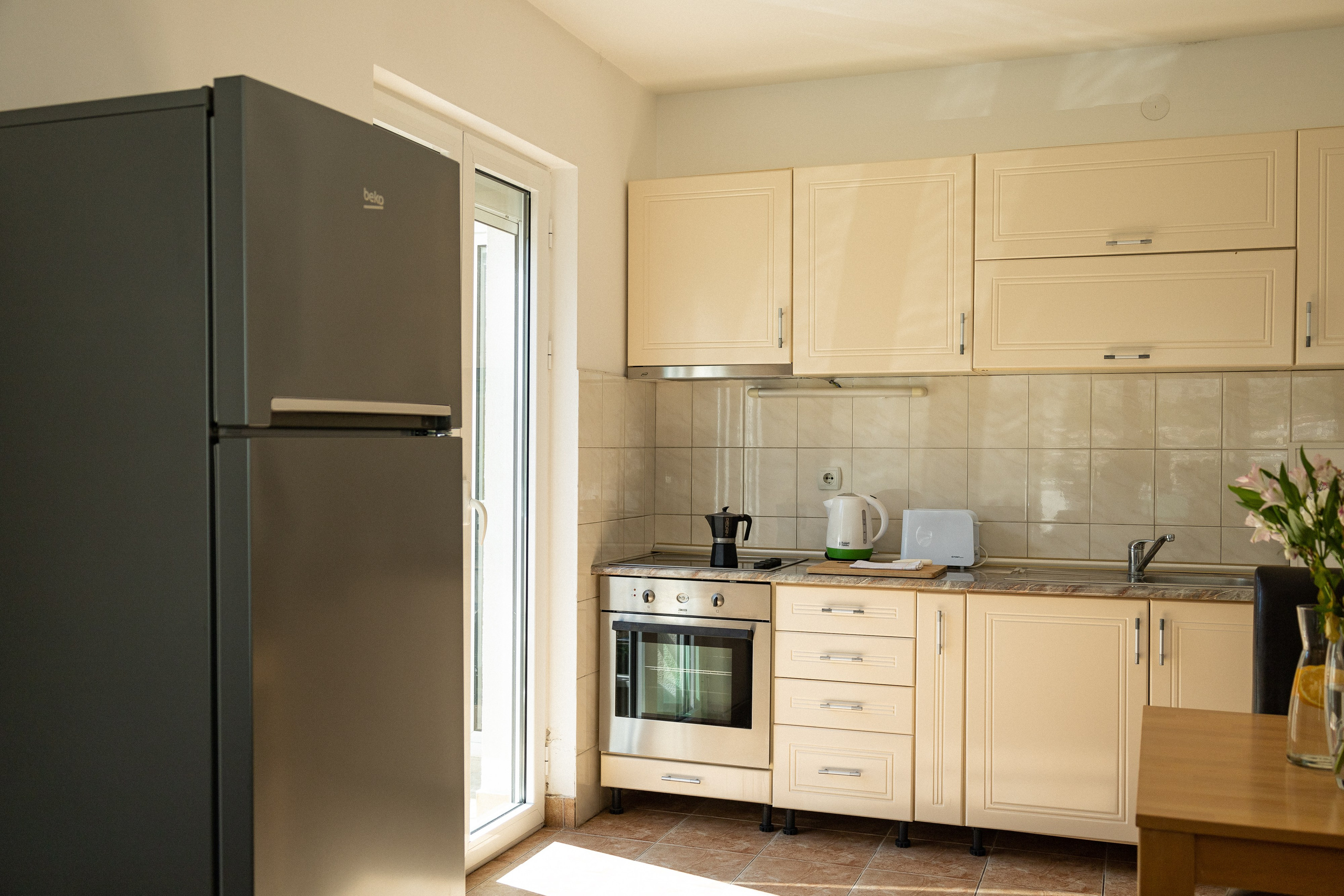 Private apartment for rent. Fotograf u Crnoj Gori-porodično fotografisanje sa djecom, lovestory, nekretnine