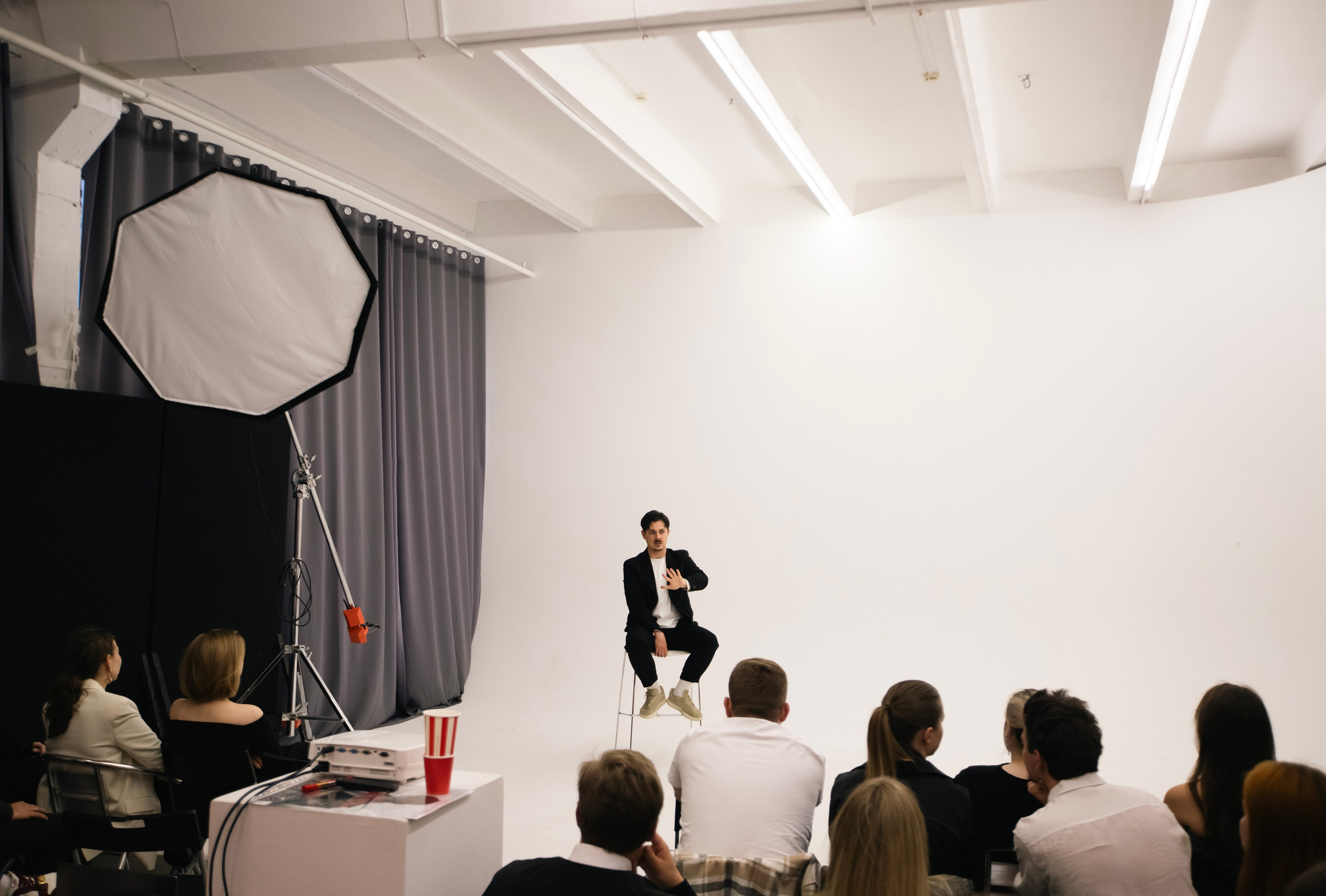 Премьера фильма «Как перестать сомневаться». Главная