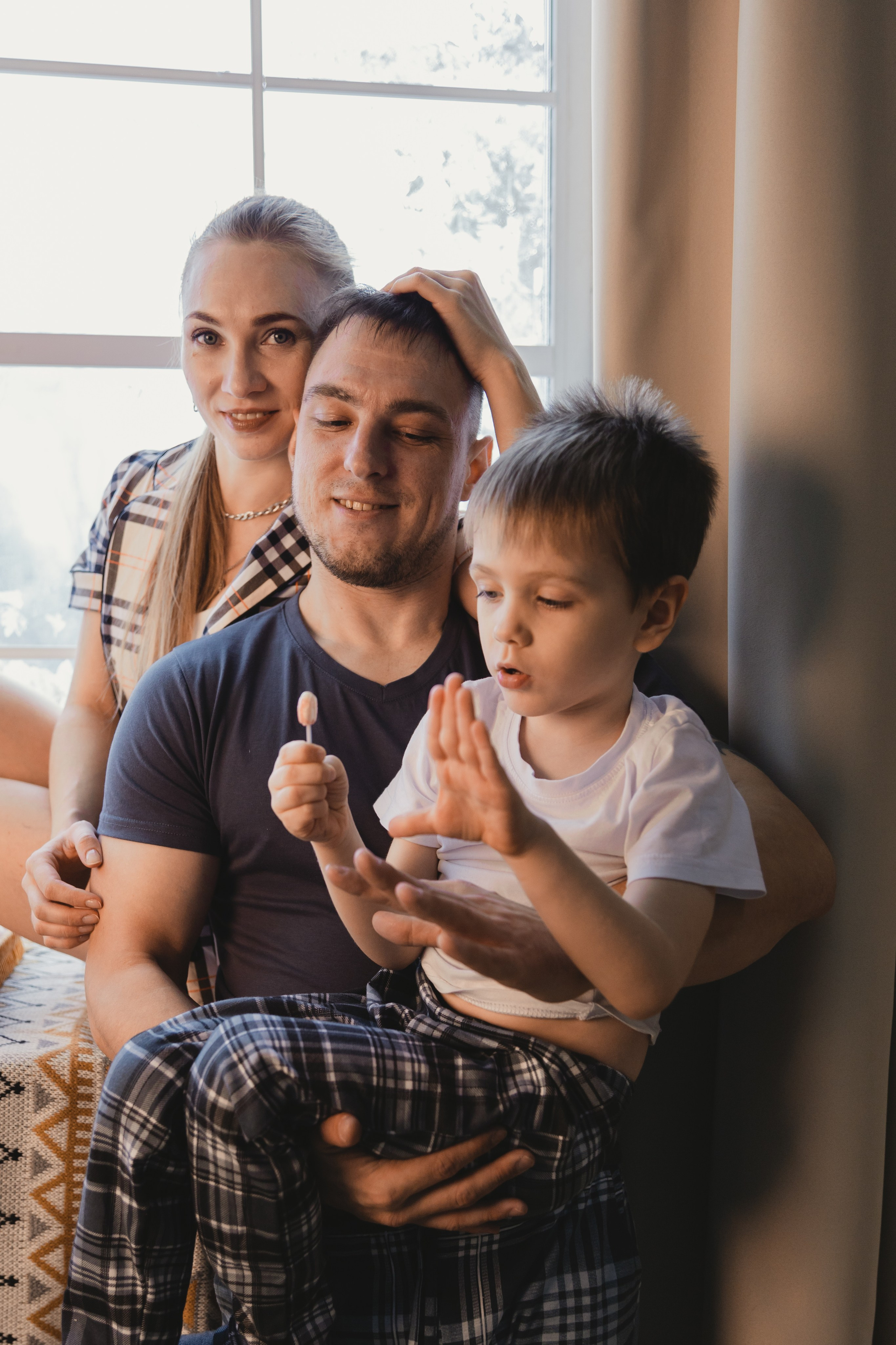 Оля, Дима и Дёма. Предновогодняя история. Фотограф во Владивостоке. Юрганова Анна