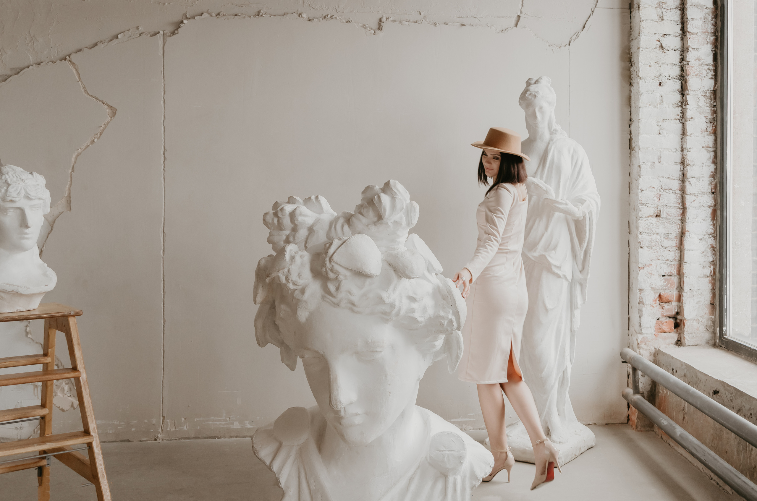 В студии «Локация 223». Семейный и свадебный фотограф в Петербурге Евгения и Николай Шевчук