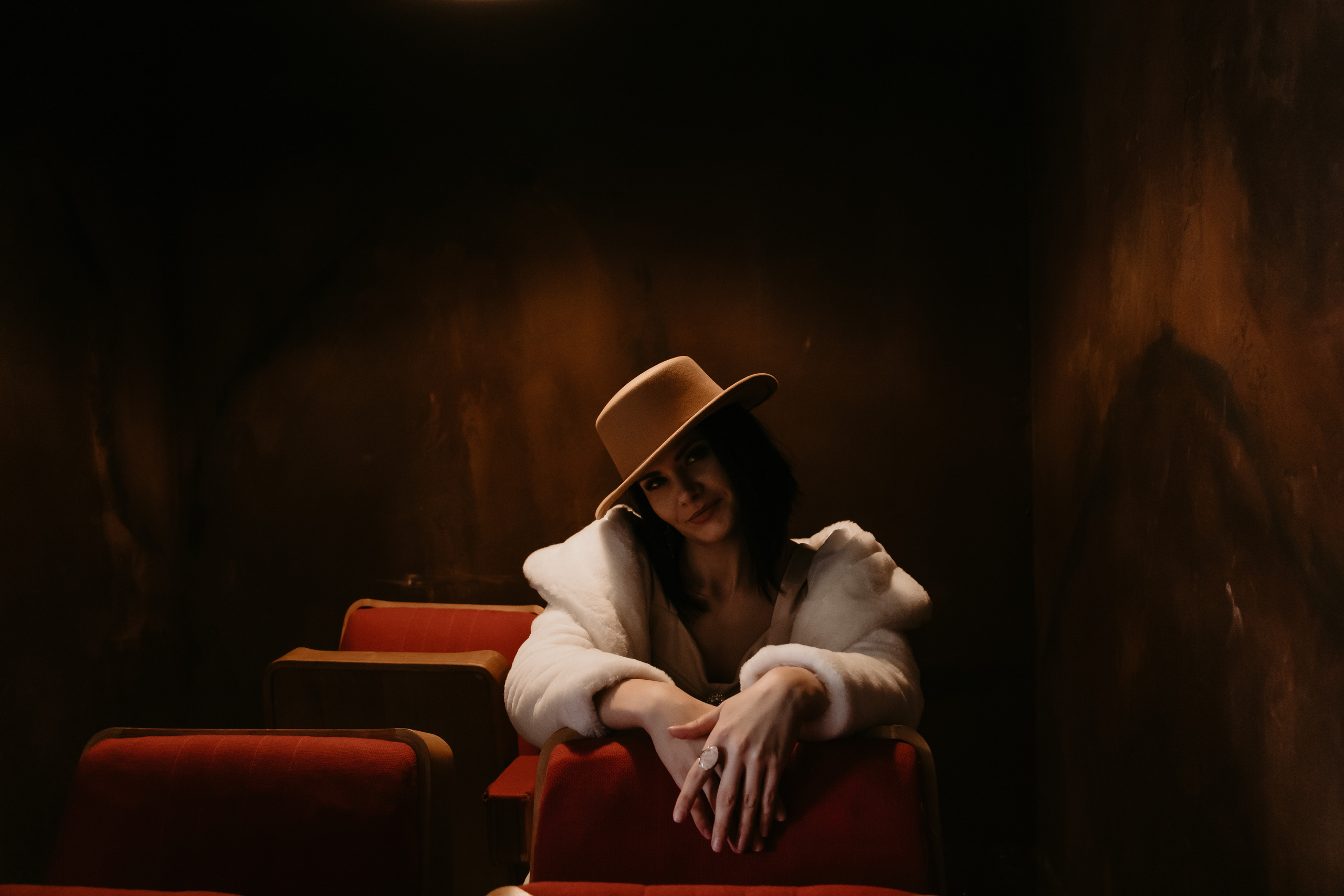 В студии «Локация 223». Семейный и свадебный фотограф в Петербурге Евгения и Николай Шевчук