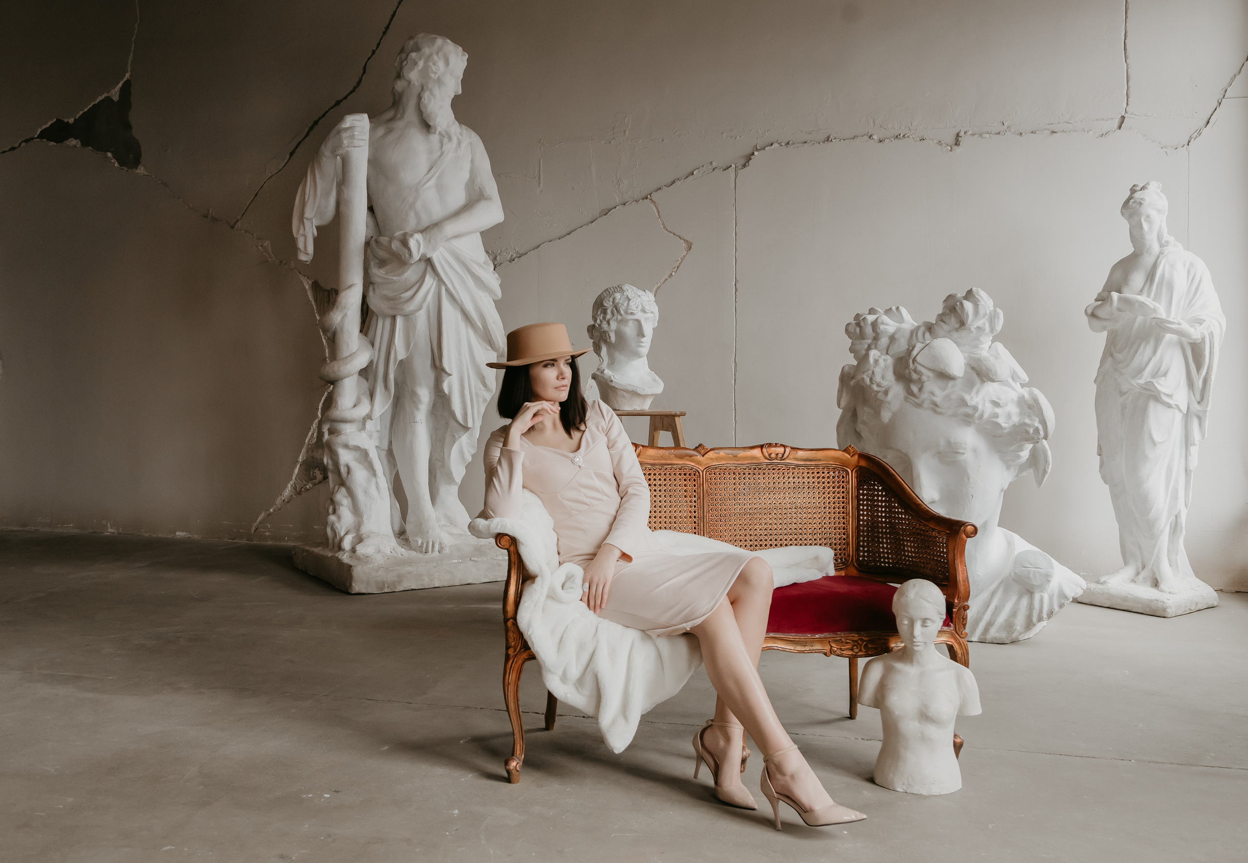 В студии «Локация 223». Семейный и свадебный фотограф в Петербурге Евгения и Николай Шевчук