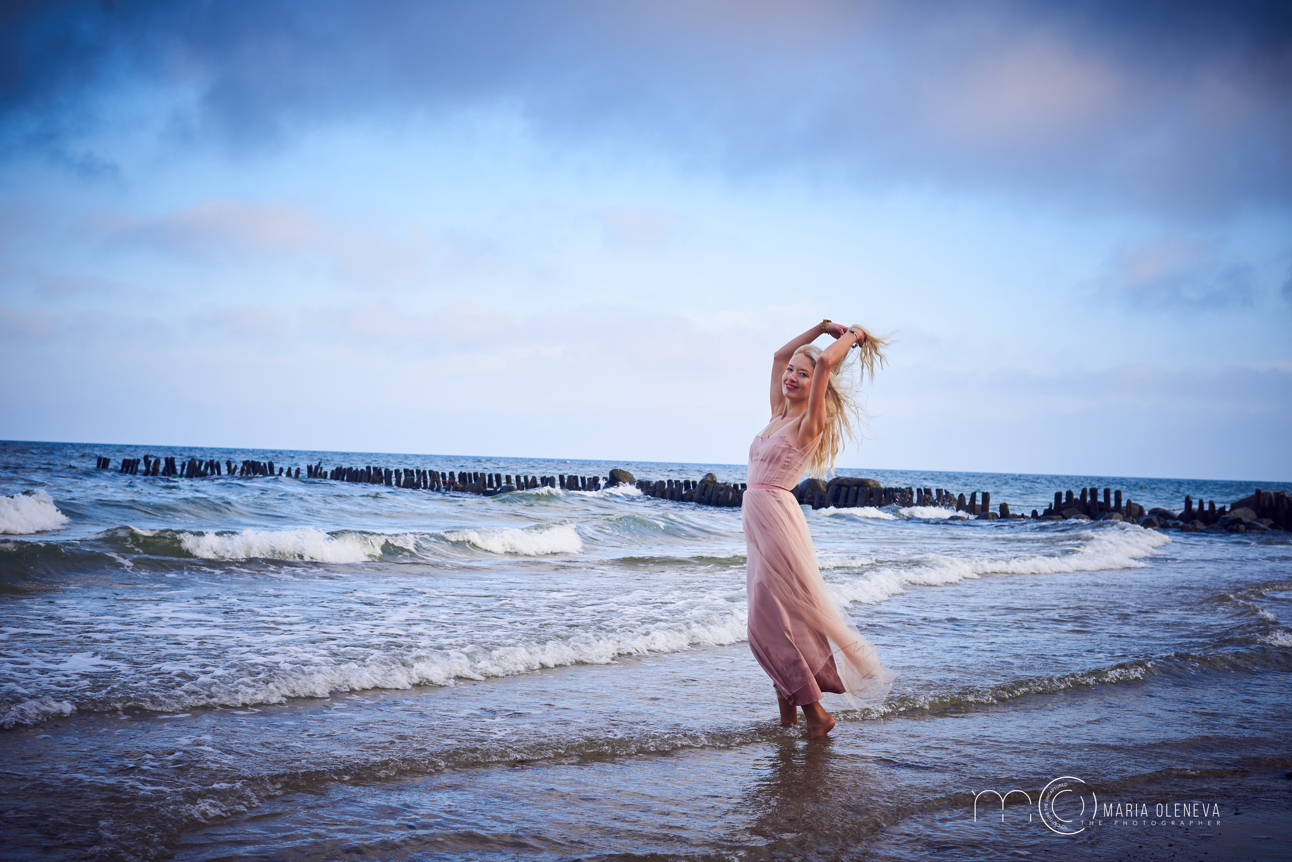 Даша и море. Фотограф Мария Оленева