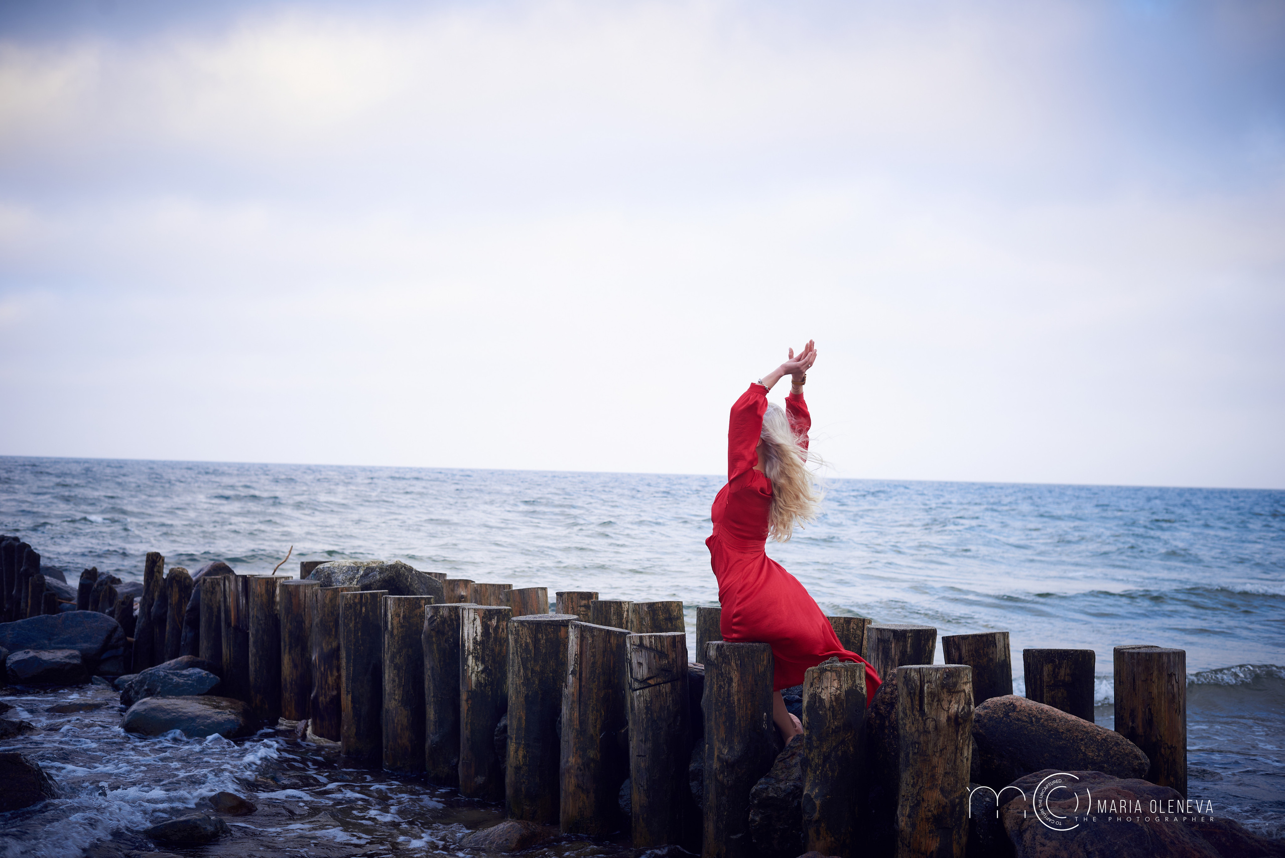 Даша и море. Фотограф Мария Оленева