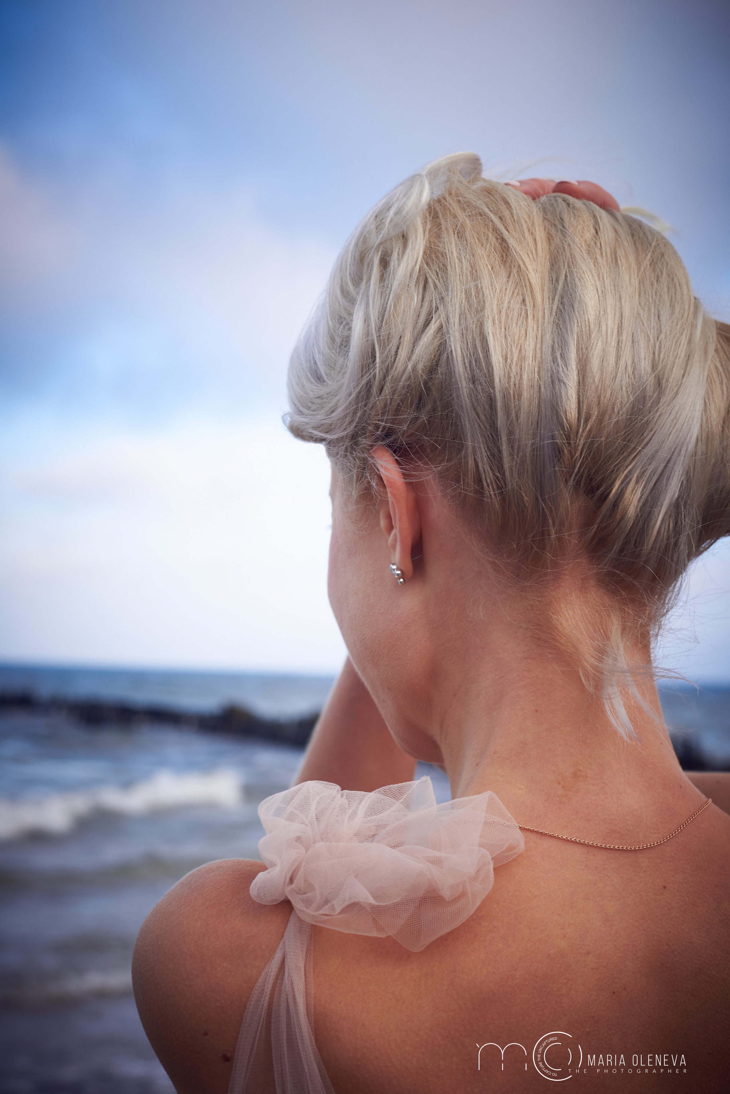 Даша и море. Фотограф Мария Оленева