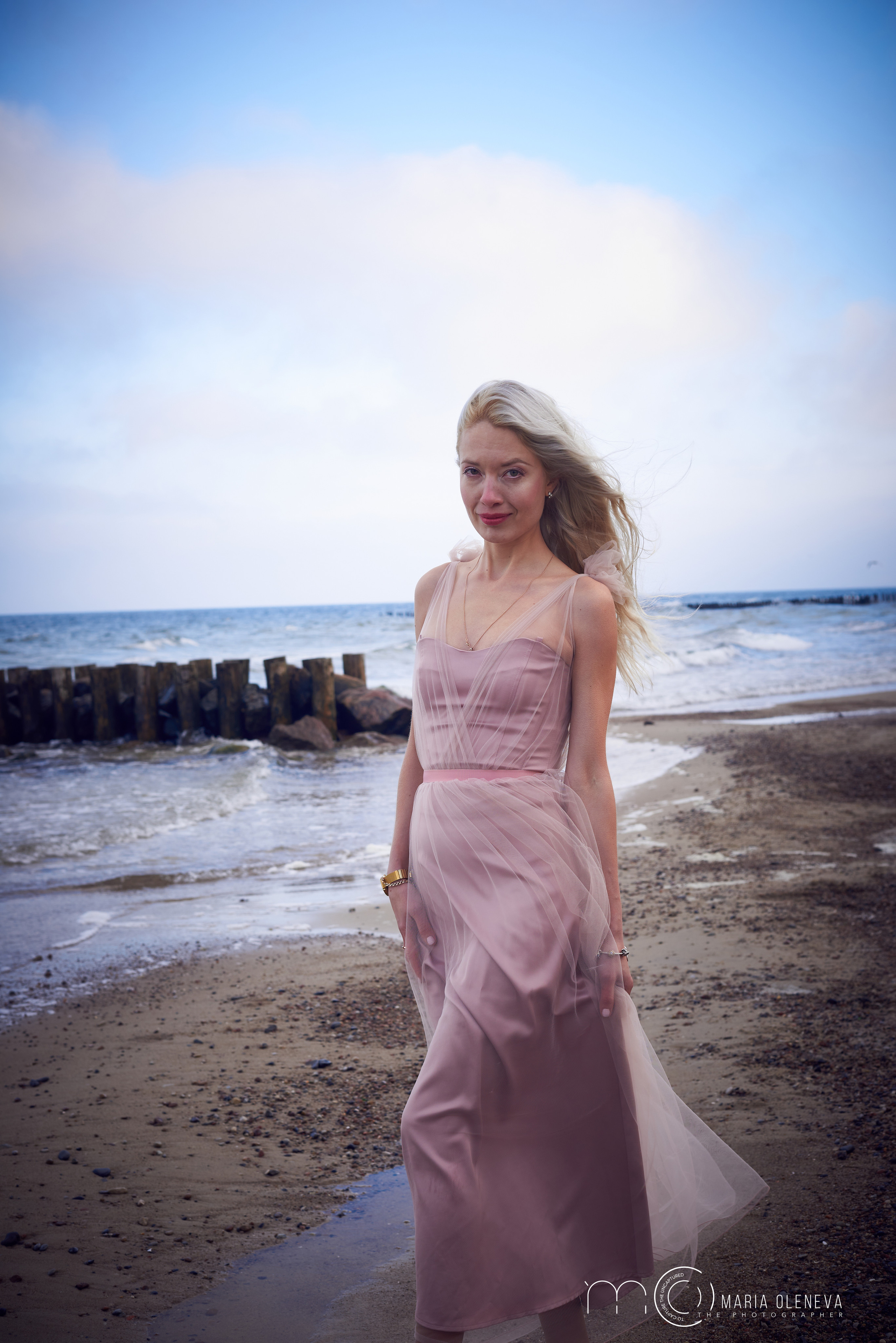 Даша и море. Фотограф Мария Оленева