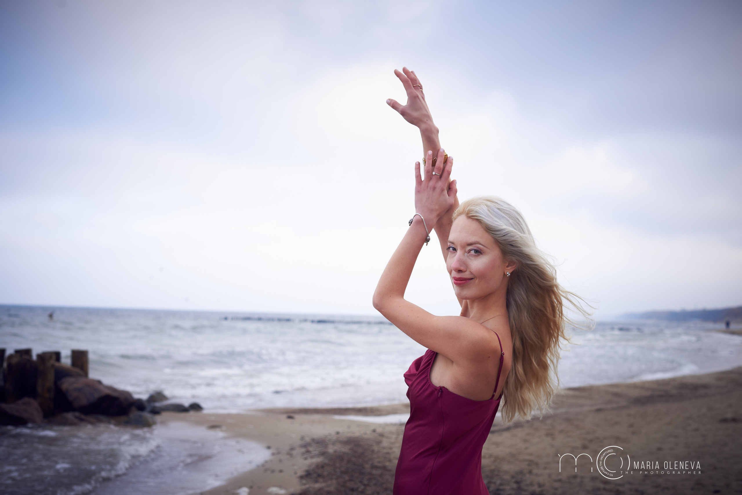 Даша и море. Фотограф Мария Оленева