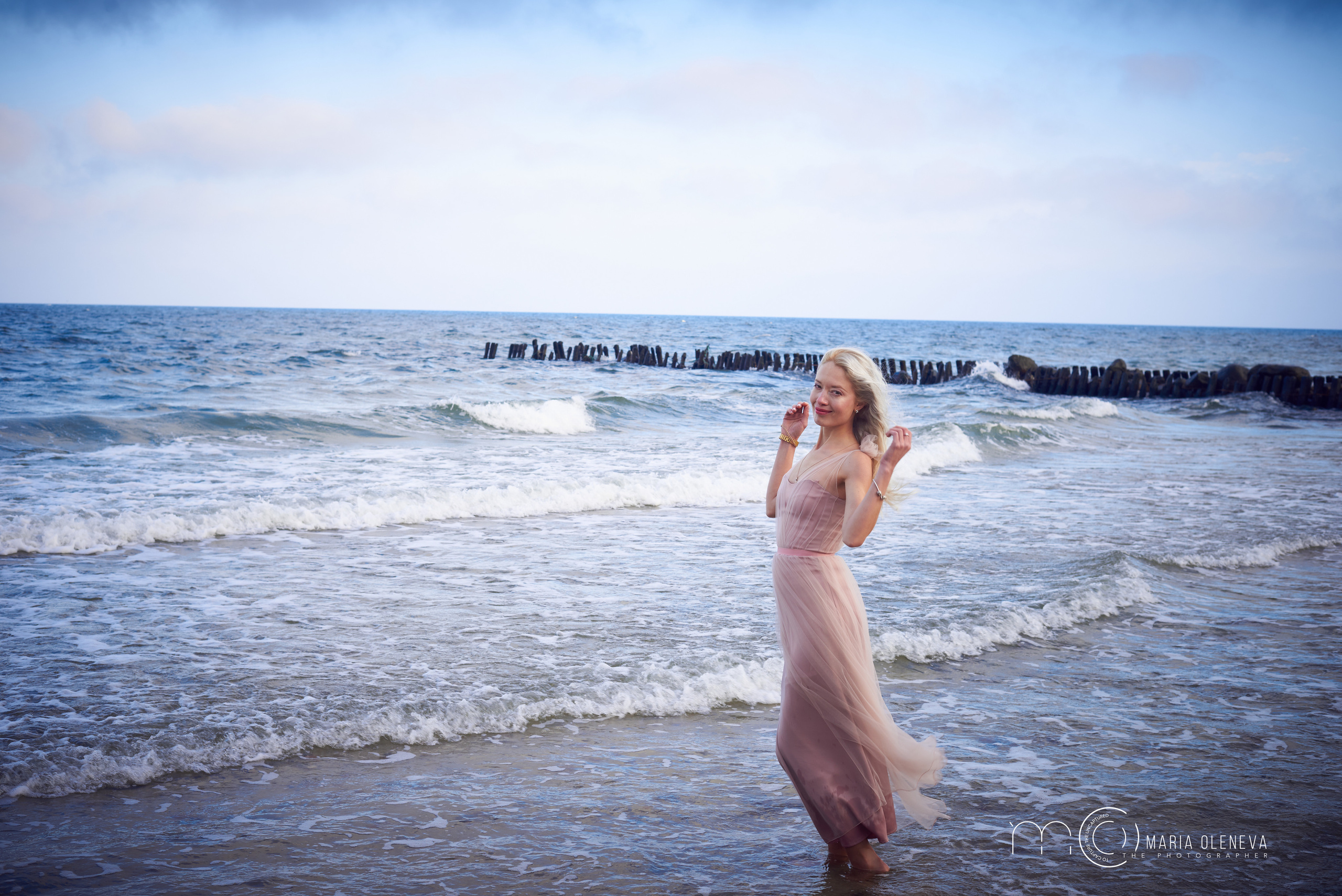 Даша и море. Фотограф Мария Оленева
