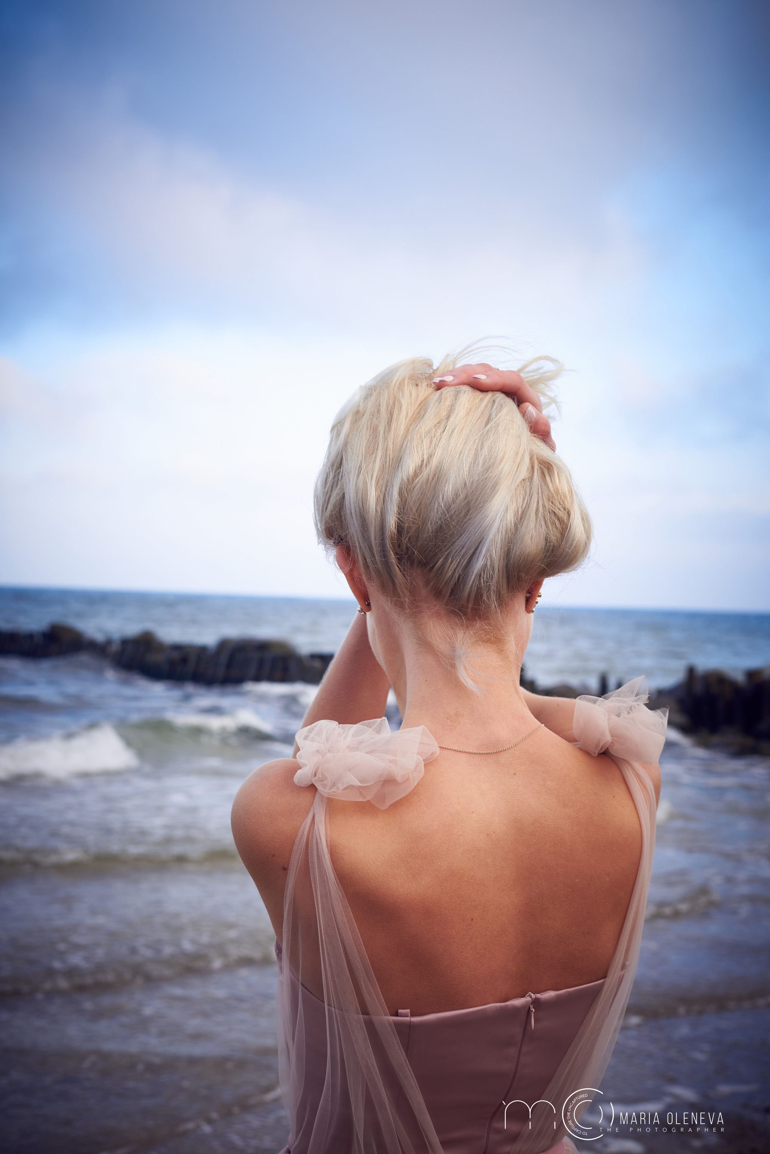 Даша и море. Фотограф Мария Оленева