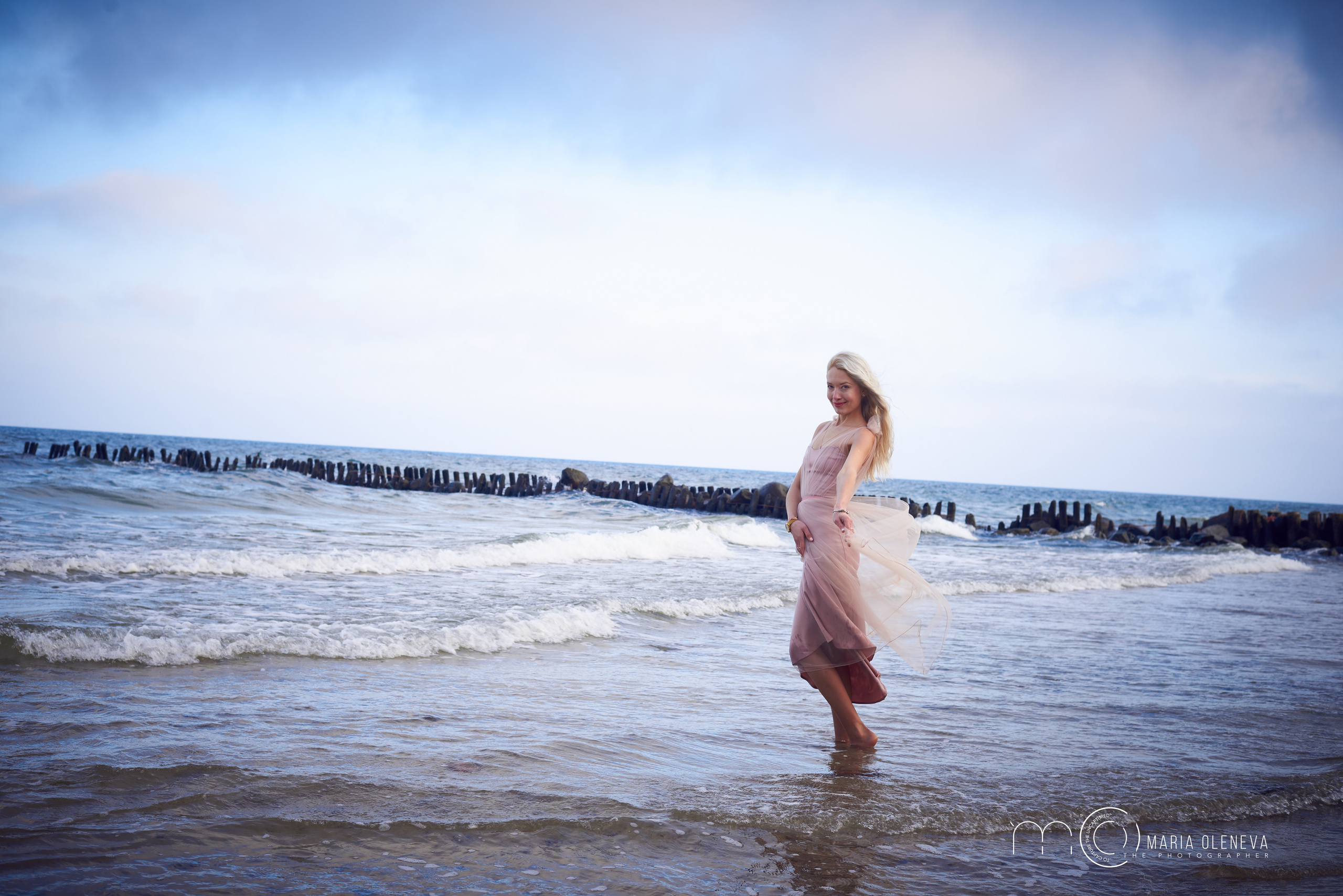 Даша и море. Фотограф Мария Оленева