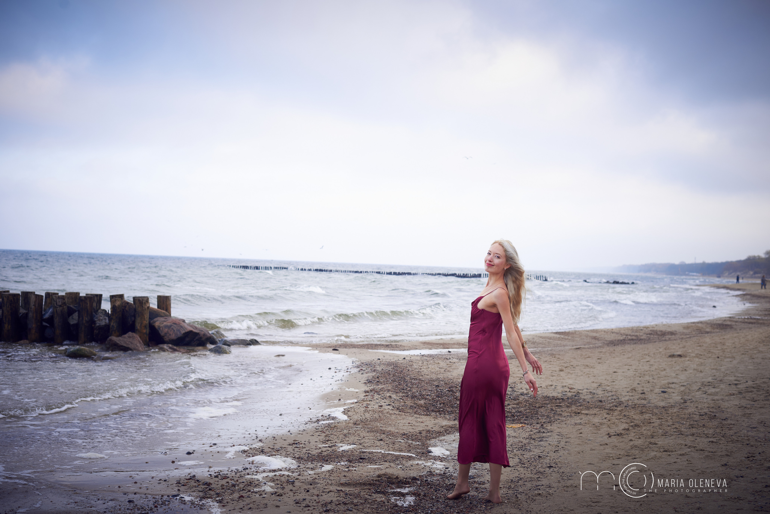 Даша и море. Фотограф Мария Оленева