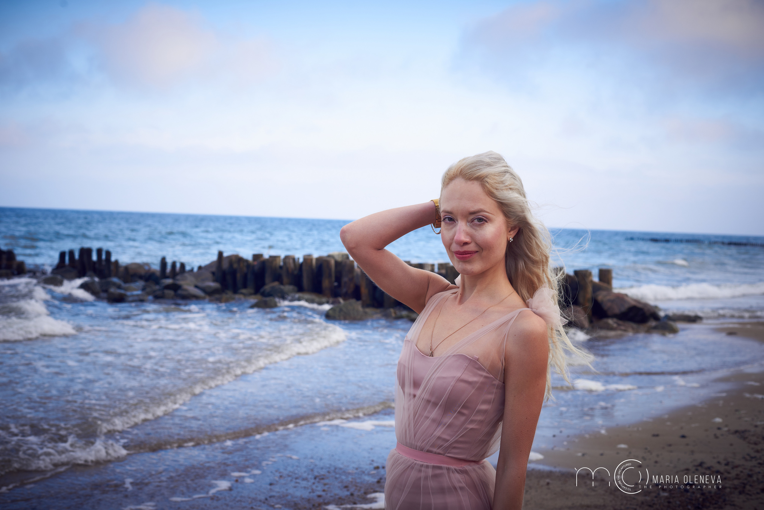Даша и море. Фотограф Мария Оленева