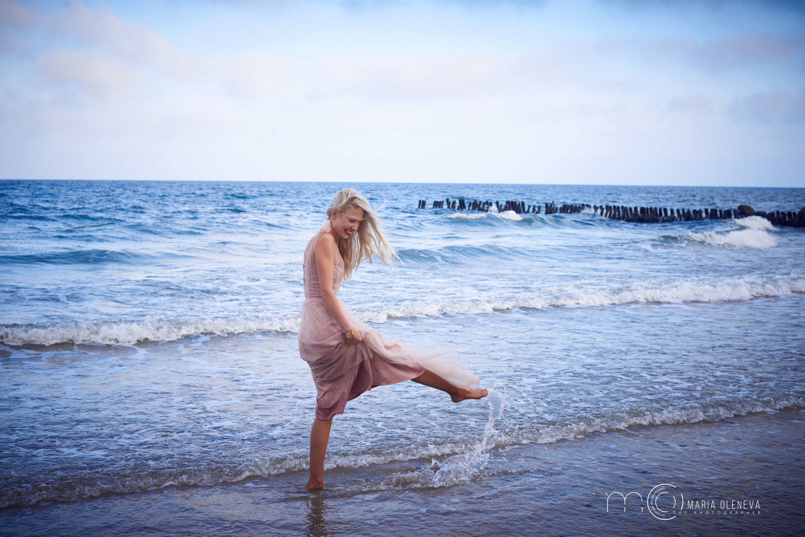 Даша и море. Фотограф Мария Оленева