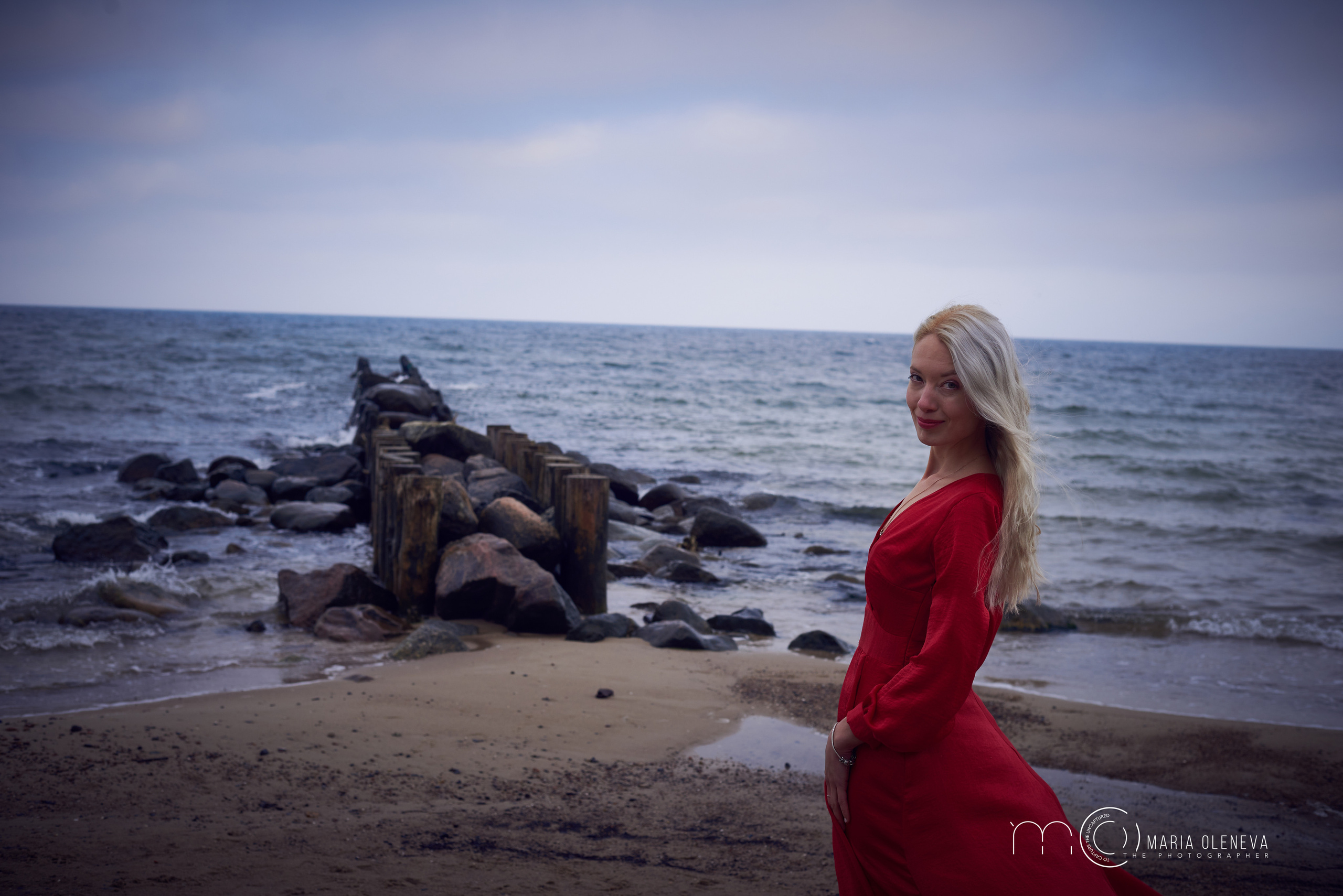 Даша и море. Фотограф Мария Оленева