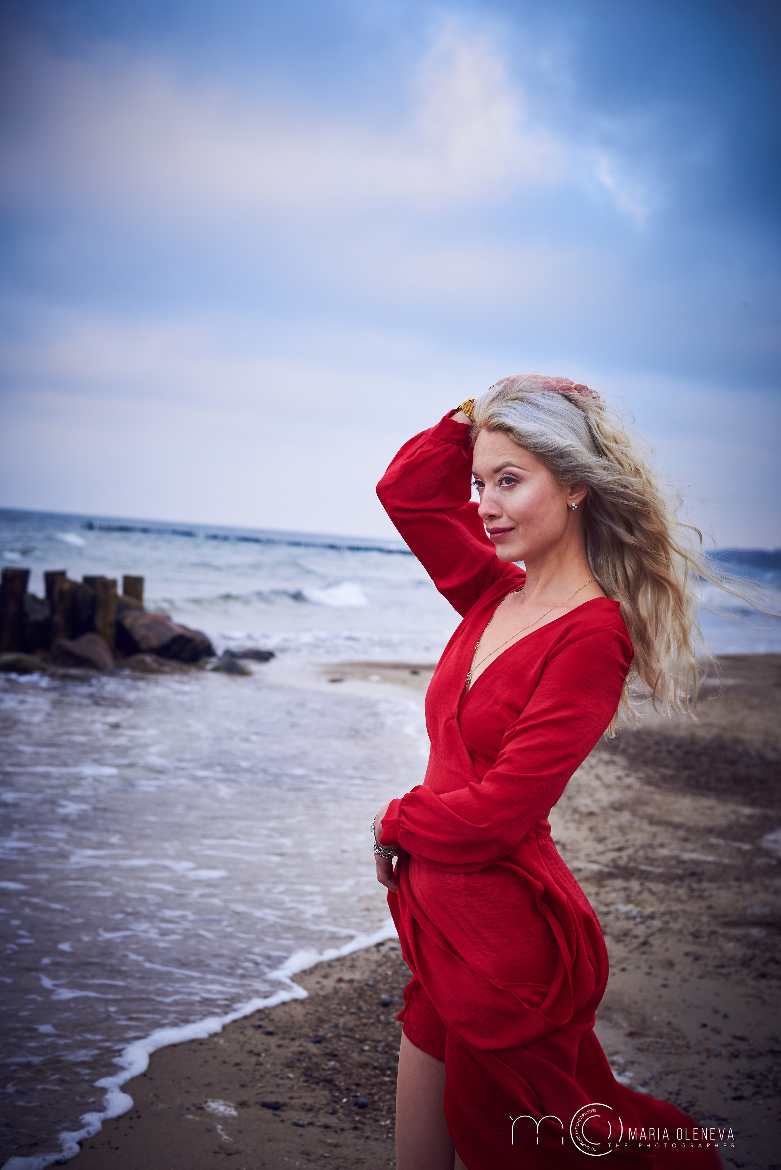 Даша и море. Фотограф Мария Оленева