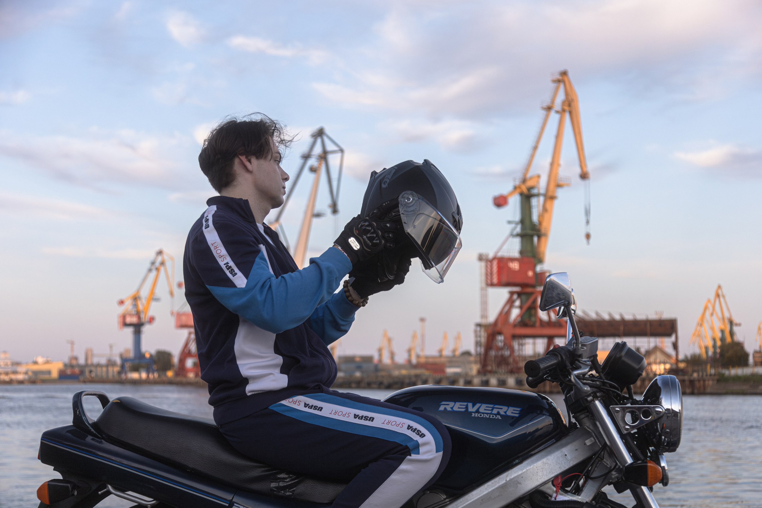 Daniil R. — Digital Noise —