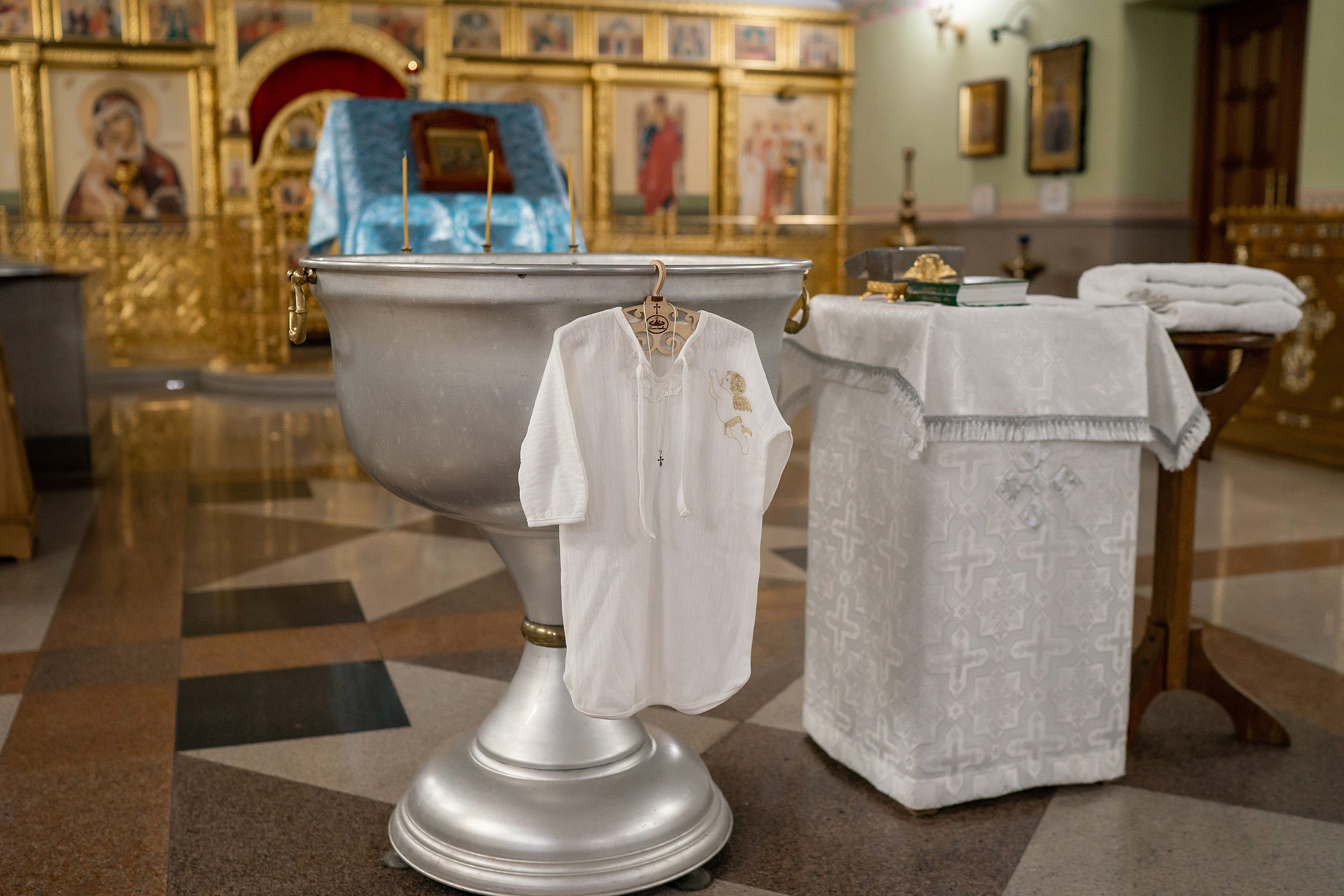 Крещение Максима, Храм Рождества Христова. Фотограф на Крещение и Венчание в Красноярске Рамазанова Юлия