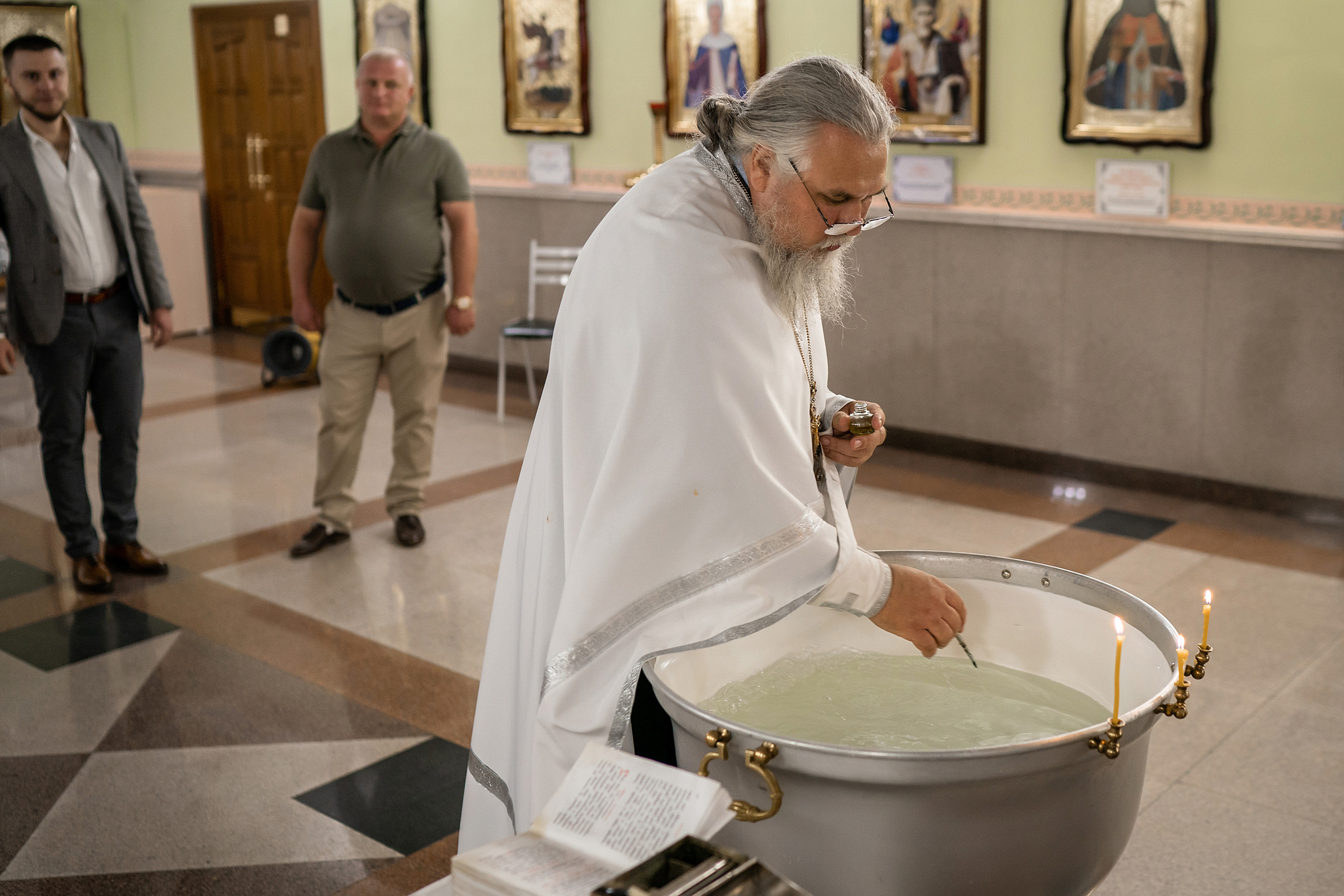 Крещение Максима, Храм Рождества Христова. Фотограф на Крещение и Венчание в Красноярске Рамазанова Юлия