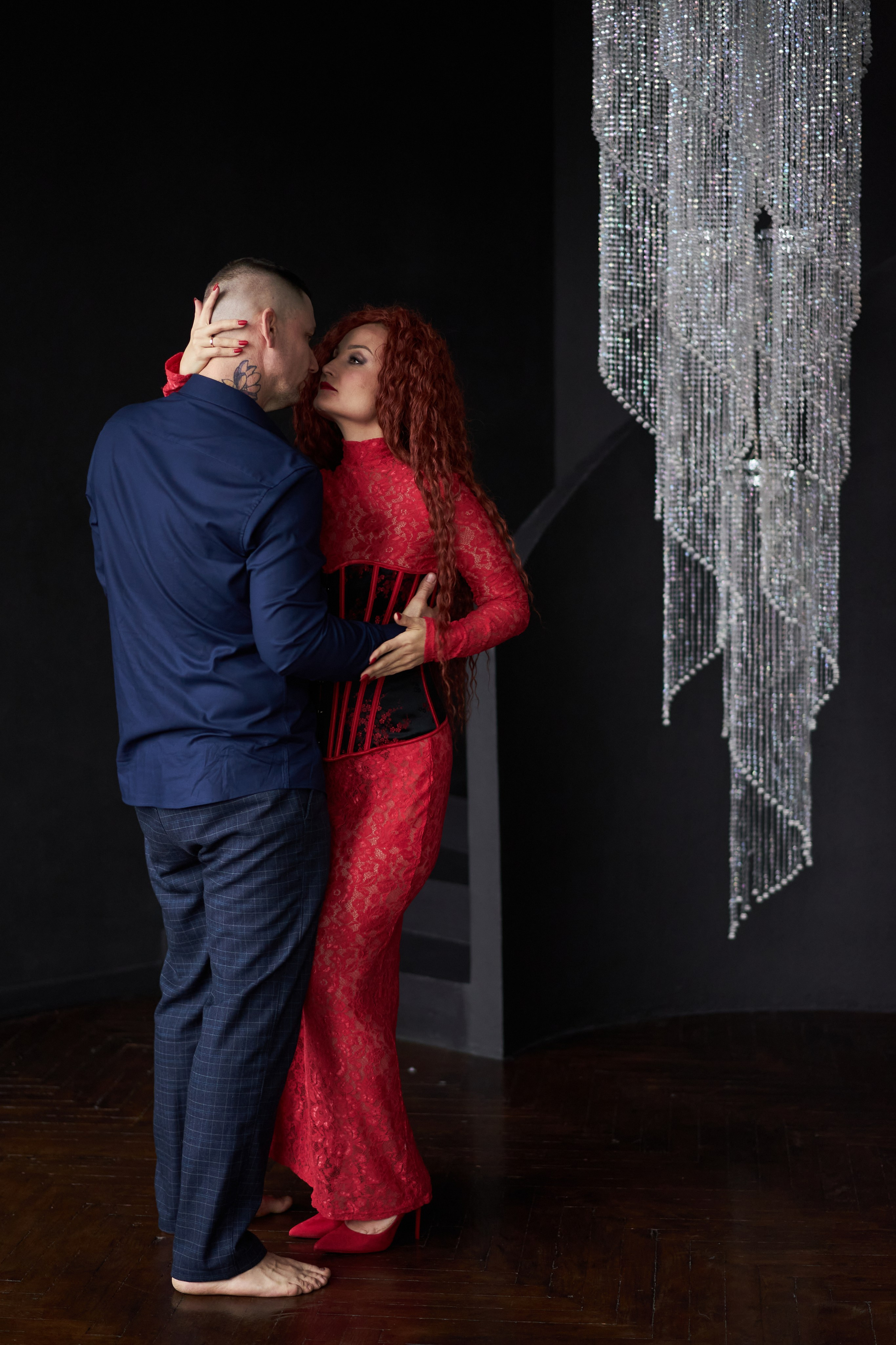 Фотосессия влюбленных в студии. Фотограф Екатеринбург Кокшарова Александра