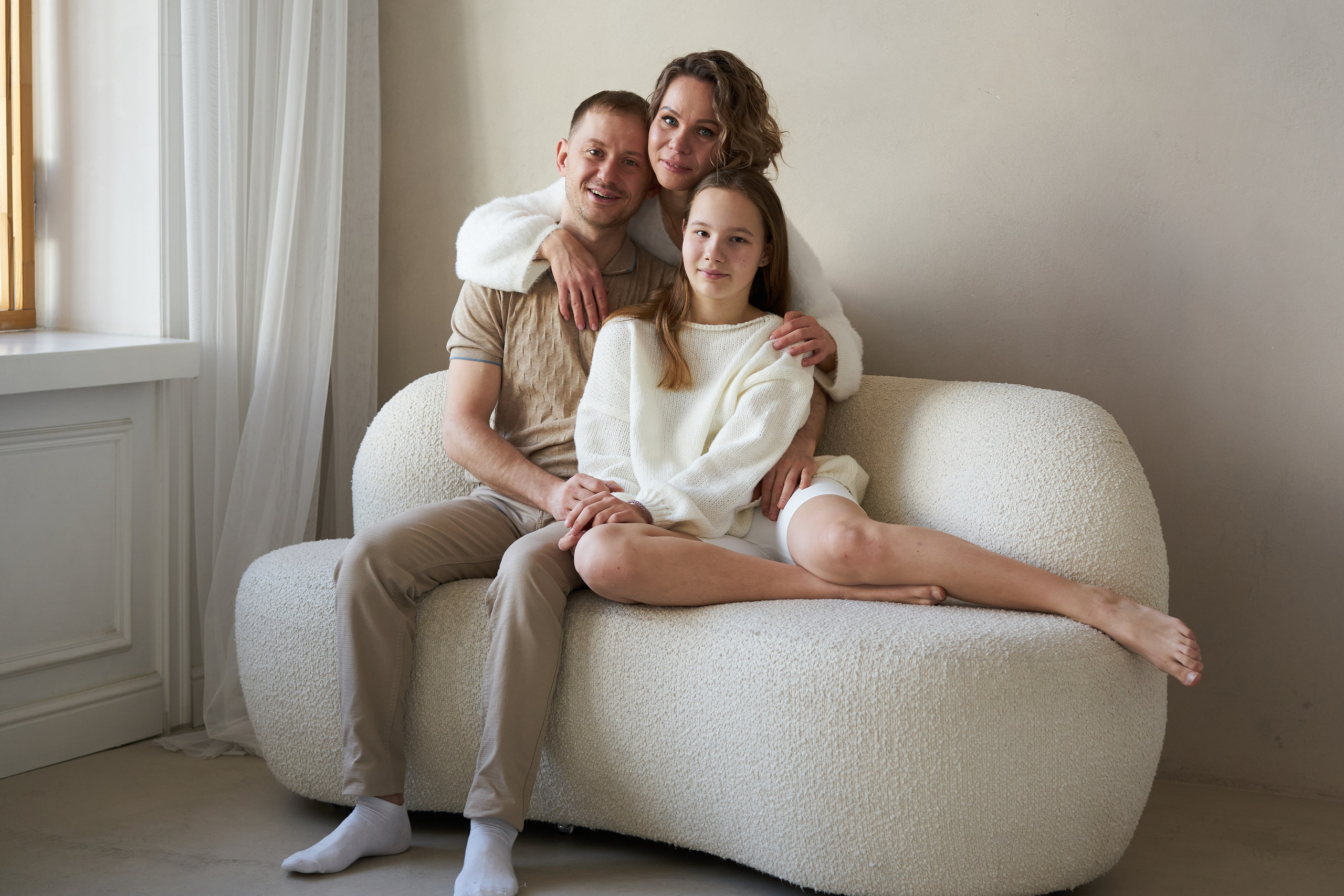 Семейная фотосессия в студии. Фотограф Екатеринбург Кокшарова Александра