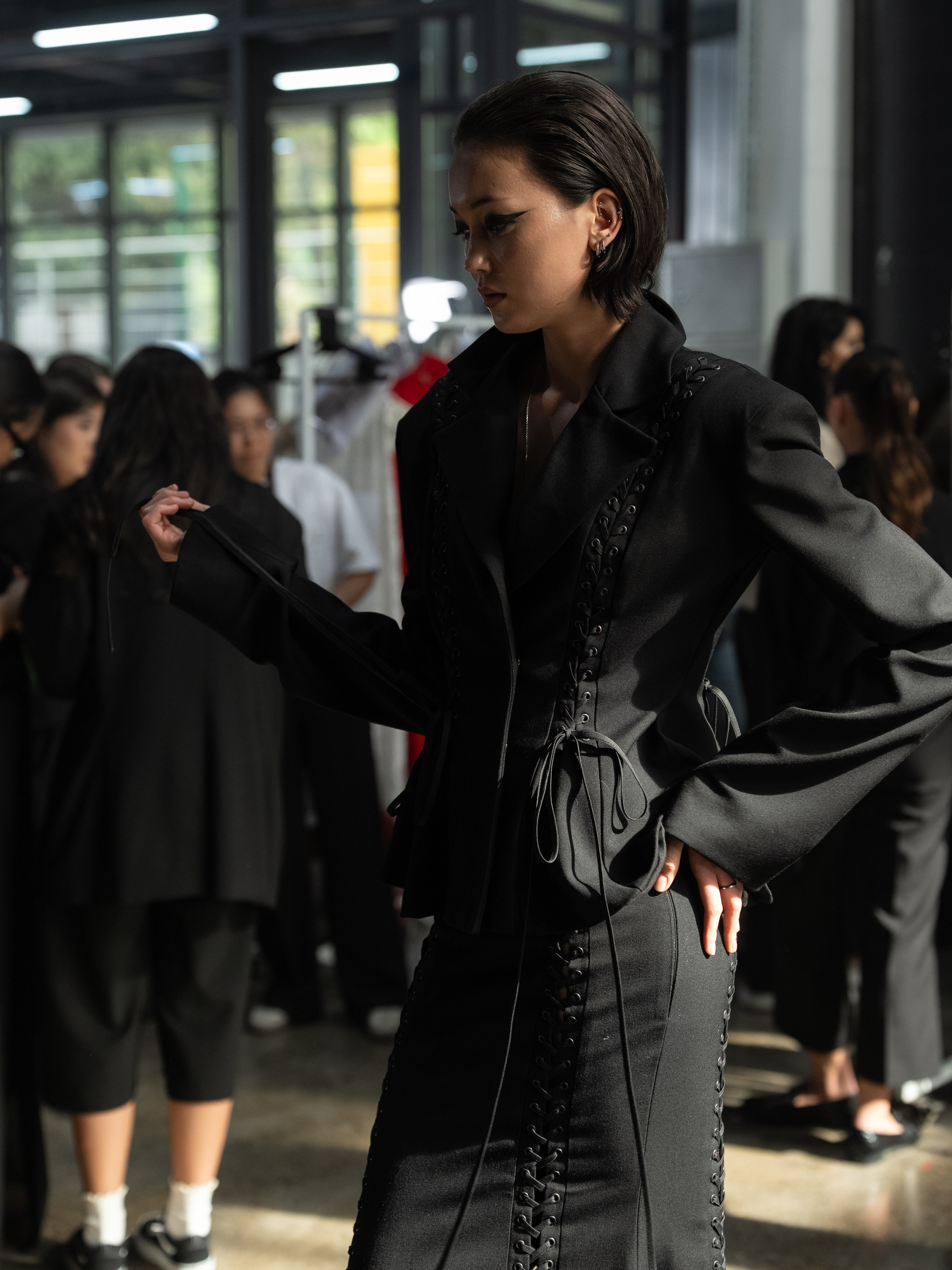 Visa Fashion Week Pre-Fall 2026 April BackStage Day 1. Сайт Алматинского НЮ АРТ, будуар и фэшн фотографа Дениса Карпенко