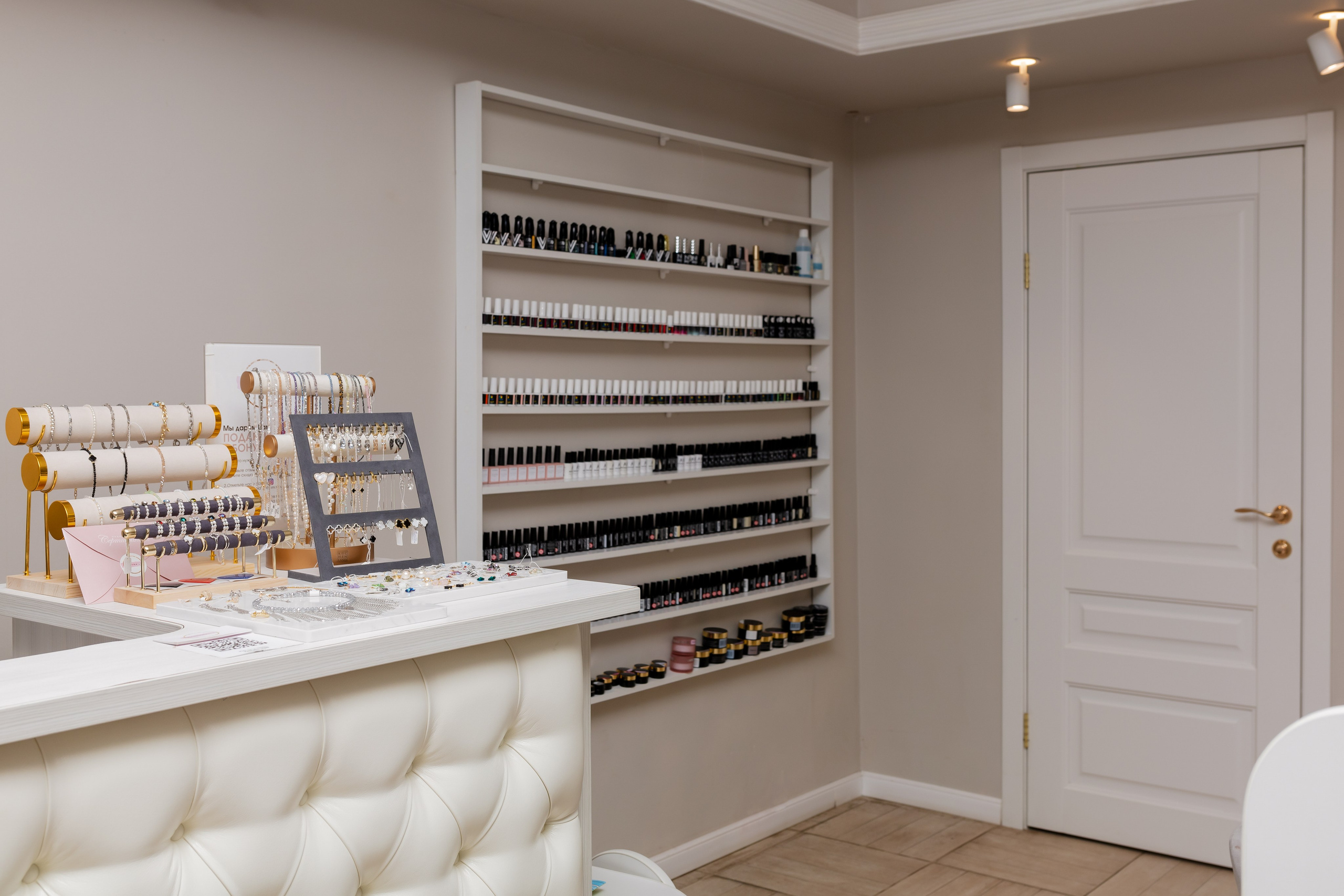 Контент съемка салона красоты KATTY NAILS. Интерьерный, предметный и контент фотограф в Иркутске Наталья Карпова