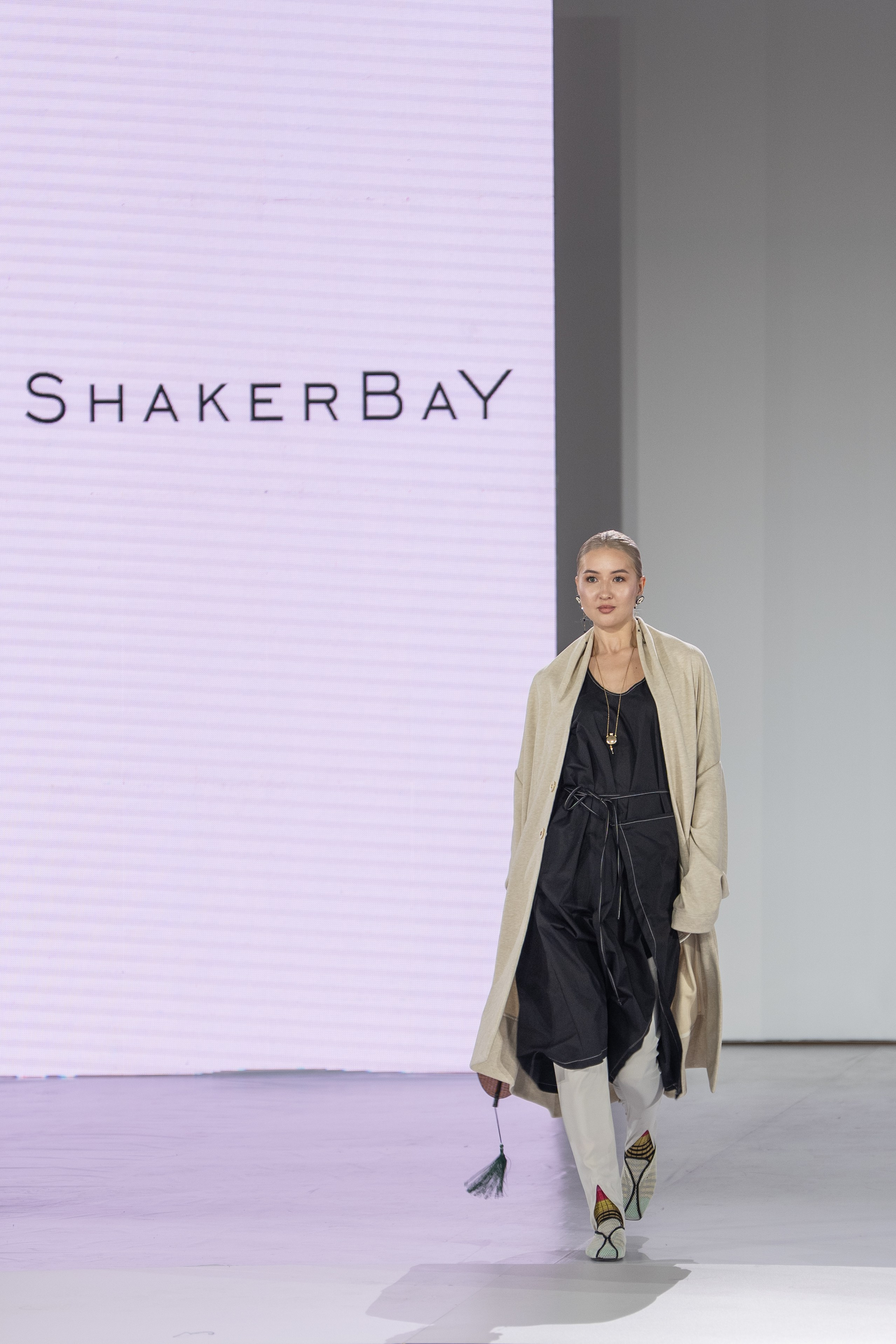 Дезайнер Shakerbay. Сайт Алматинского НЮ АРТ, будуар и фэшн фотографа Дениса Карпенко