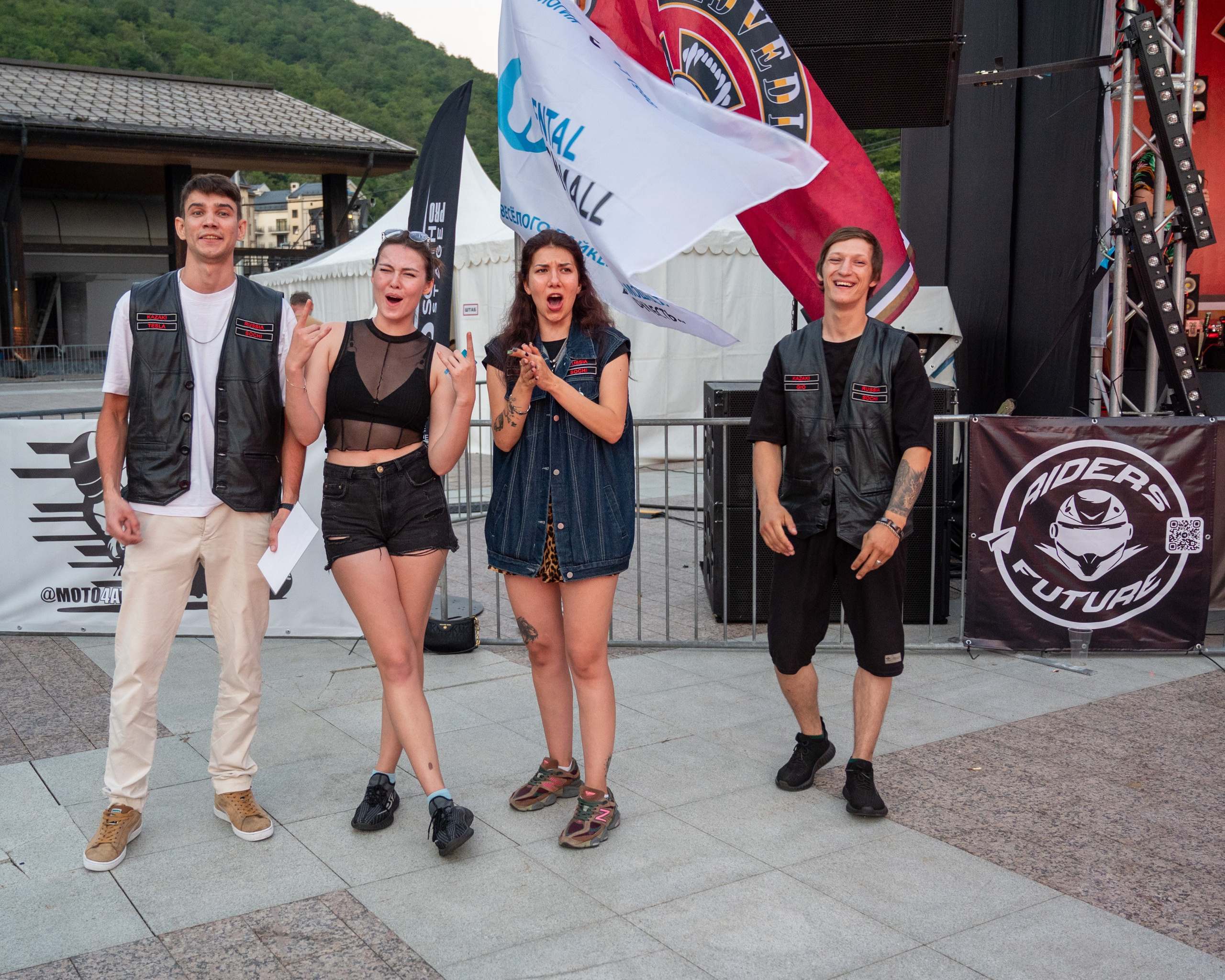 11- ый Ежегодный Байк Фестиваль " Медвежья МОТО ПОЛЯНА». Фотографирую счастливых людей в Сочи