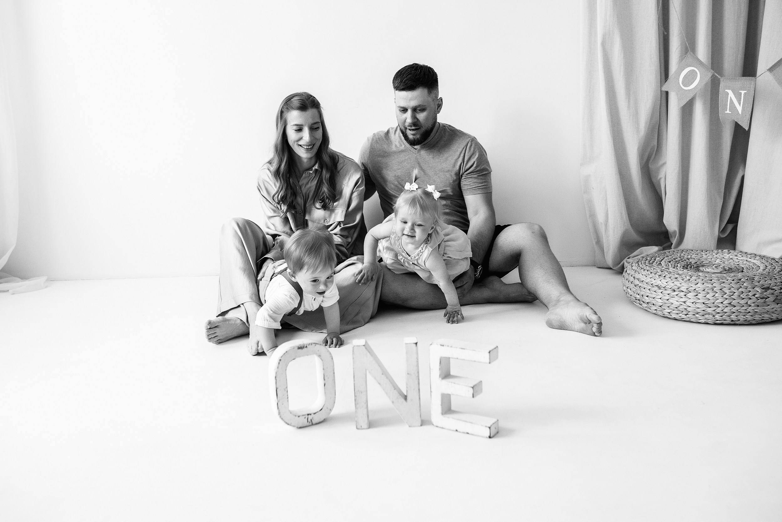 ВАРЯ и ИЛЬЯ 1 год. Фотограф новорожденных Оксана Полевская