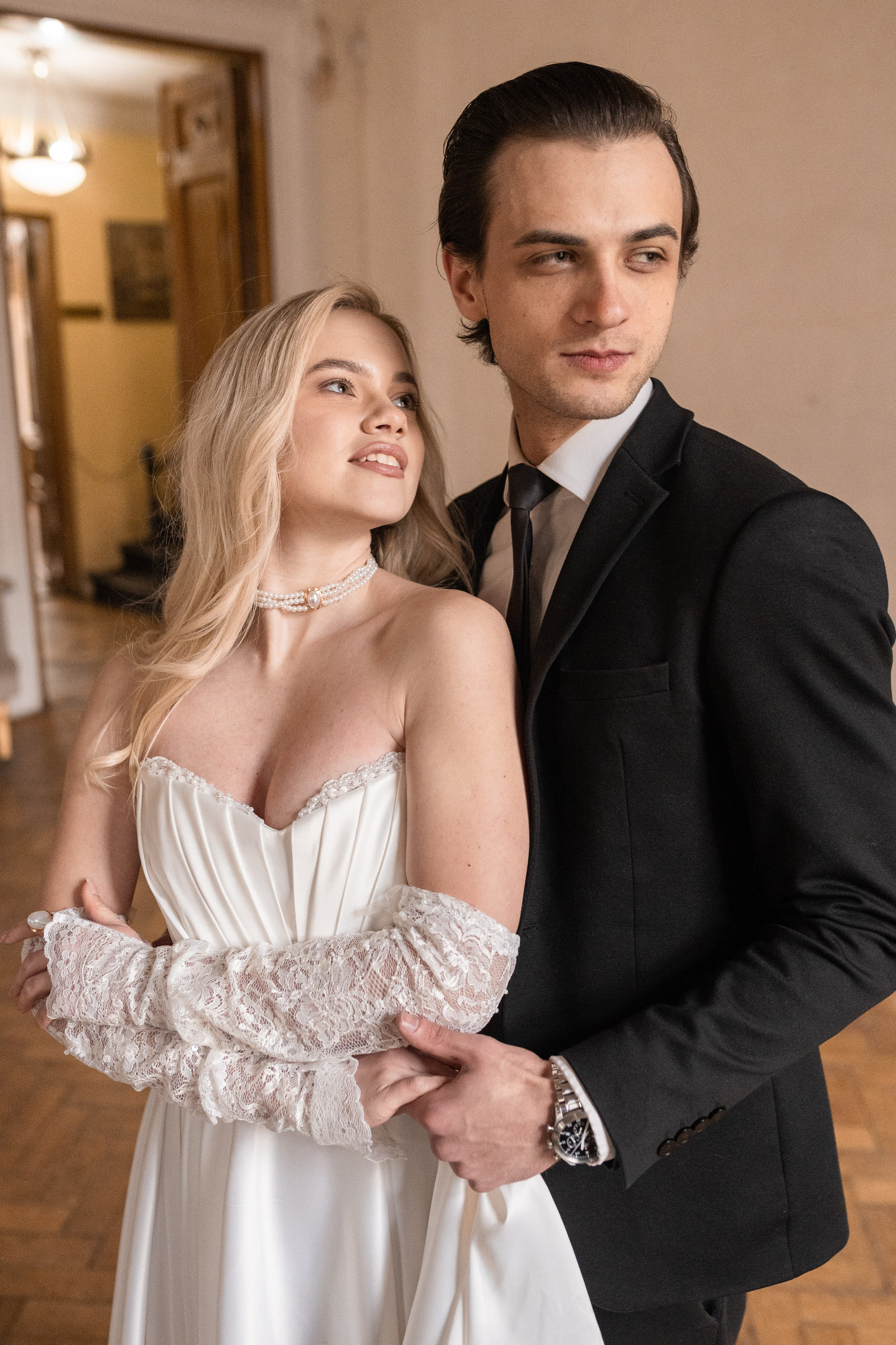 Свадебная фотосессия в Пушкинской библиотеке. Свадебный фотограф в Москве Анна Полушина