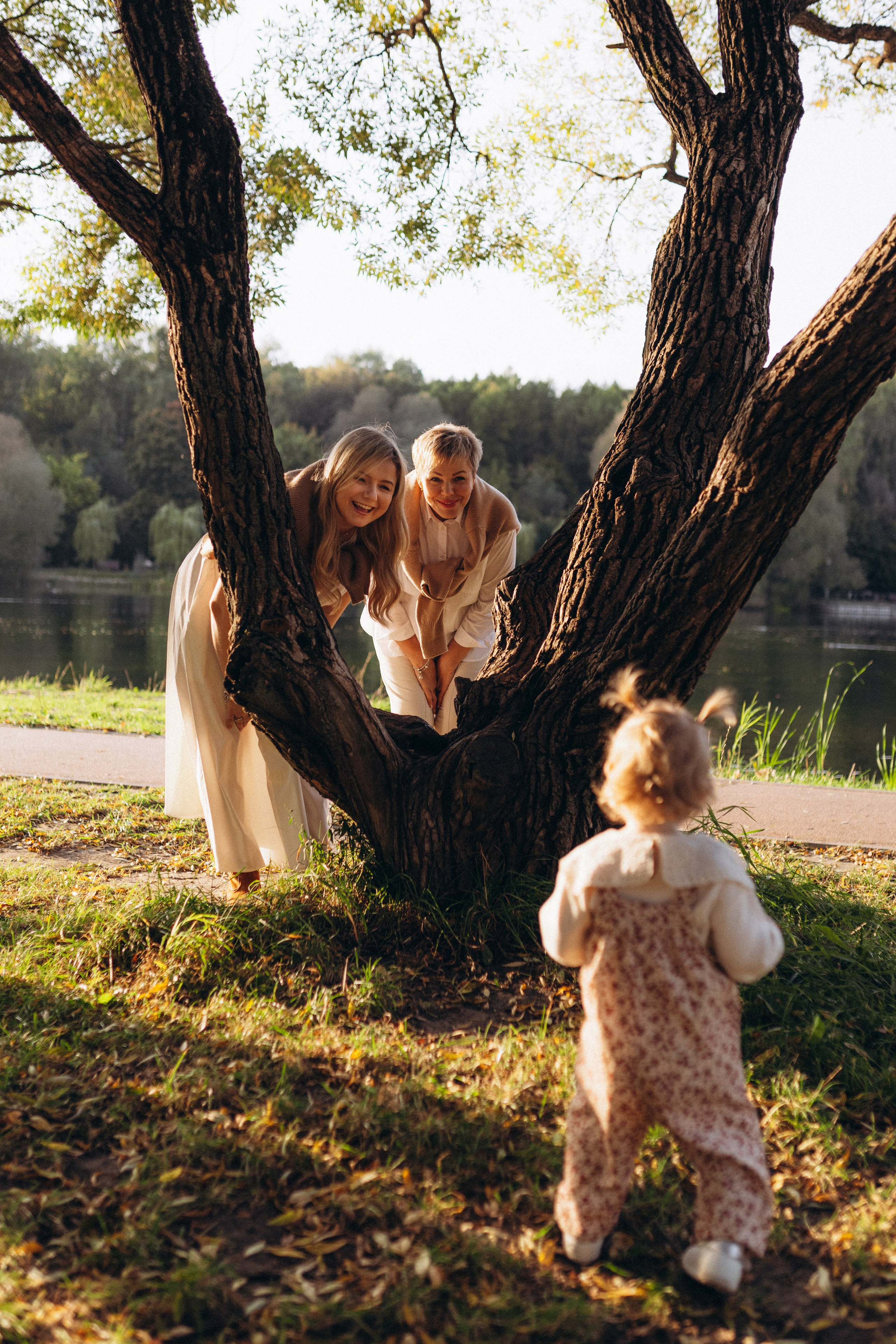 Ольга, Елена и маленькая Таисия. Семейный фотограф в Москве Жукова Анна