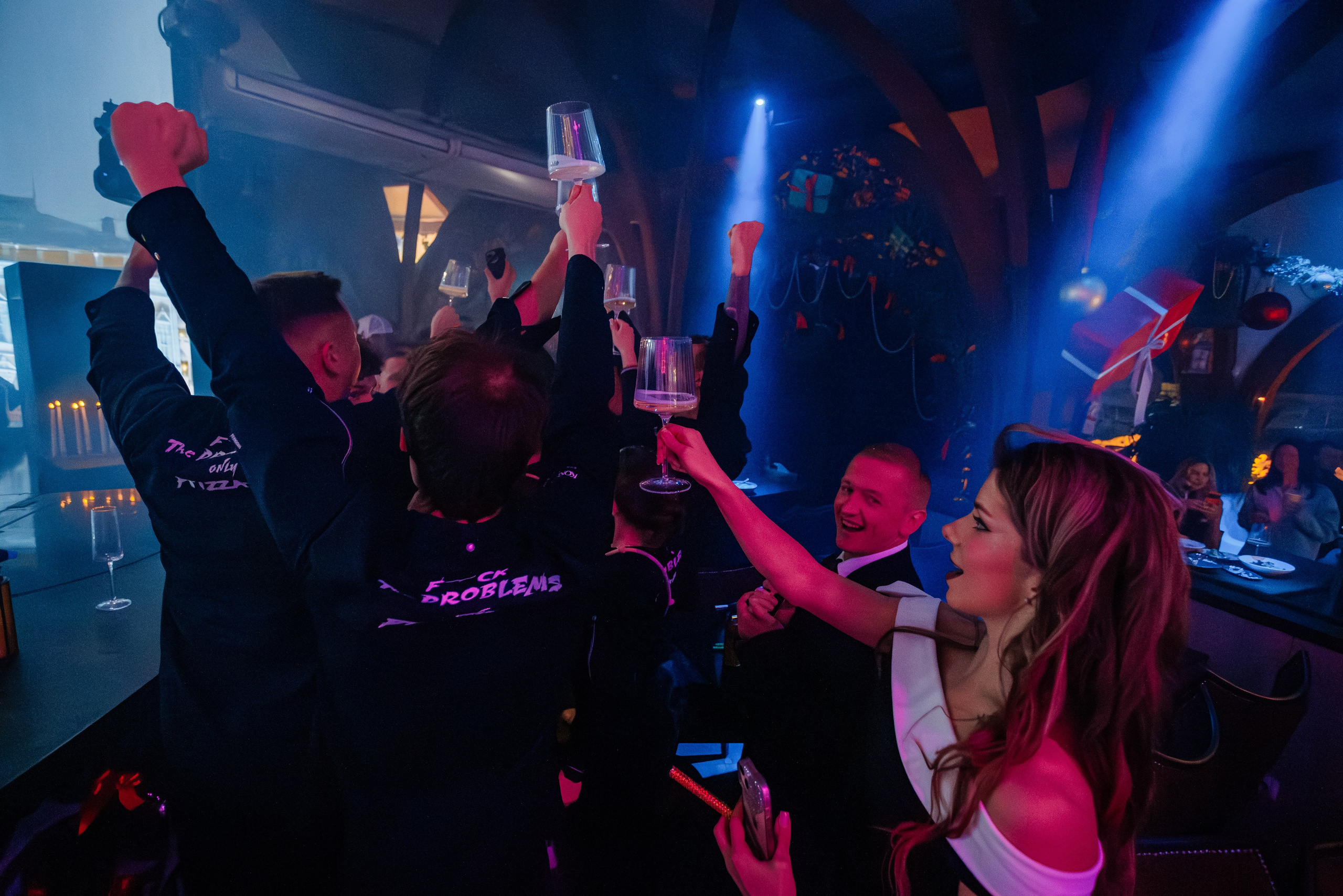 Новогодняя шоу-программа «MAGIC TIME» в PTIZZA BAR_Ялта_31.12.2025. Аминов Руслан | Фотограф